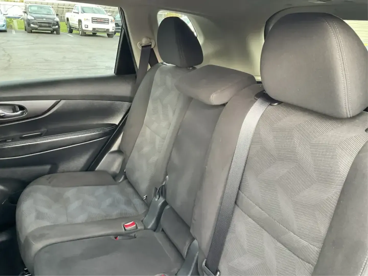 2016 Nissan Rogue S (KNMAT2MV7GP) with an 2.5L I-4 DOHC engine, CVT transmission, located at 880 E. National Road, Vandalia, OH, 45377, (937) 908-9800, 39.891918, -84.183594 - **Explore New Horizons with the 2016 Nissan Rogue: Your Ideal Adventure Companion!**<br /> <br /> Are you ready to elevate your driving experience and embark on new adventures? Look no further than this stunning 2016 Nissan Rogue, perfect for family outings, weekend getaways, or those long commutes - Photo#10