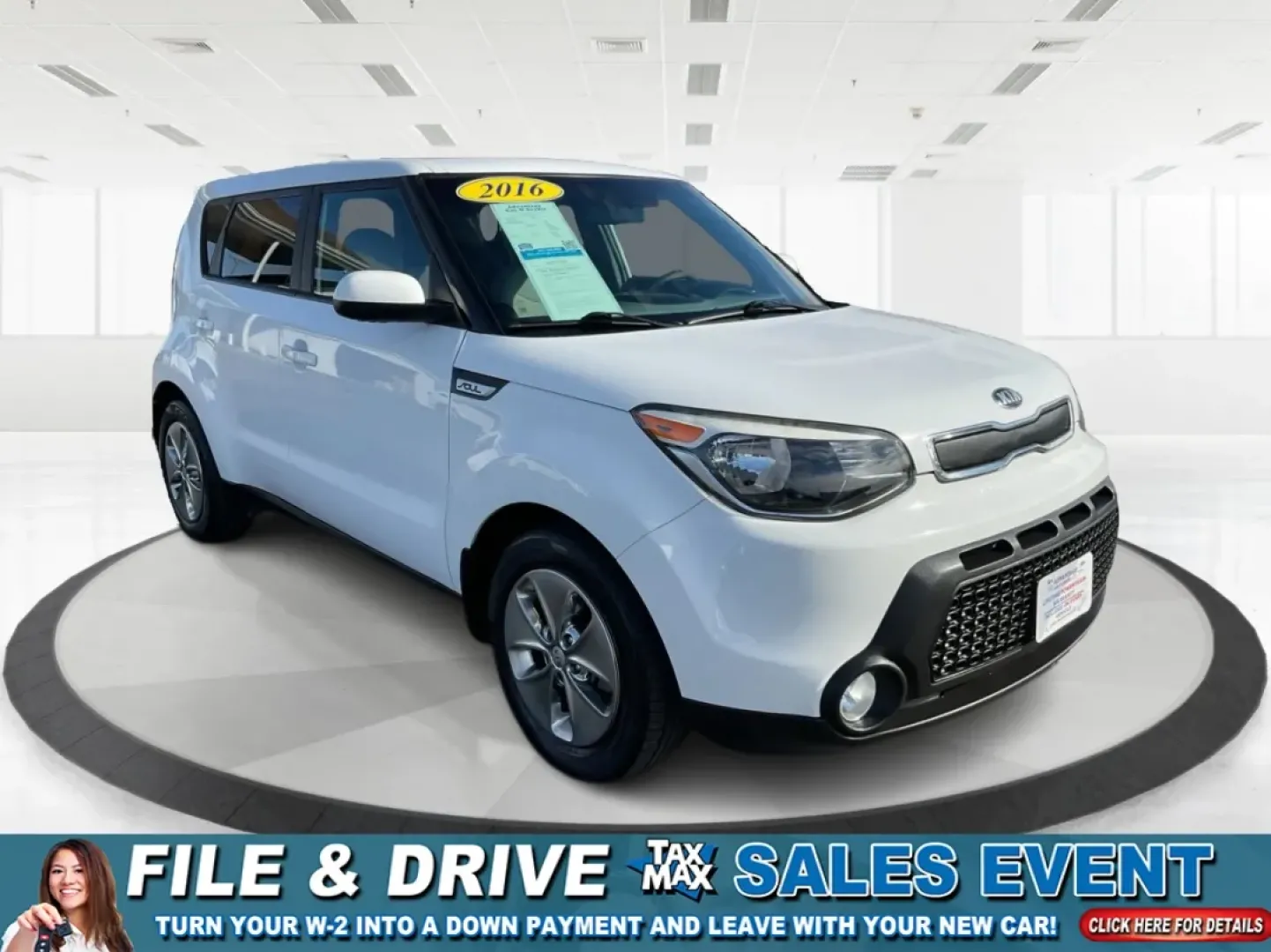 2015 Kia Soul Base (KNDJN2A25F7) with an Other engine, located at 1951 S Dayton Lakeview Rd., New Carlisle, OH, 45344, (937) 908-9800, 39.890999, -84.050255 - Experience the perfect blend of comfort, versatility, and style with the 2015 Kia Soul, available now at Advantage Car and Credit in New Carlisle, OH. Whether you're a busy professional navigating long commutes or a growing family seeking a spacious and safe ride, this vehicle is designed to elevate - Photo#0
