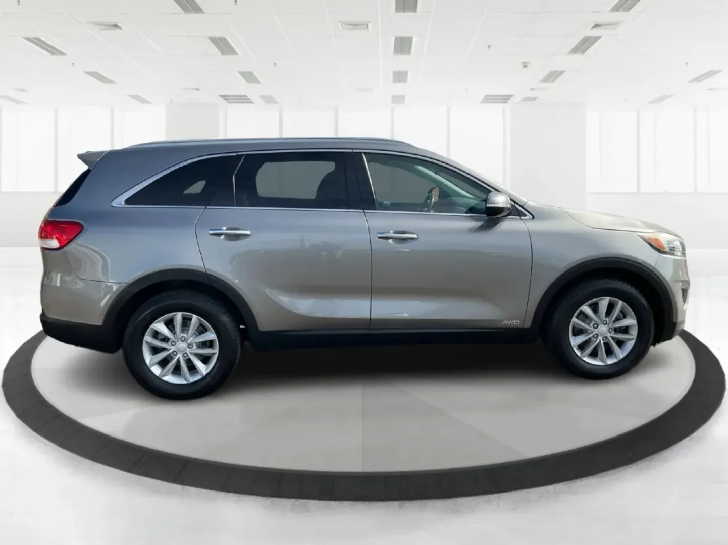 2016 Kia Sorento 2.4L LX (5XYPGDA32GG) with an 2.4L I-4 gasoline direct injection engine, located at 1099 N County Rd 25A , Troy, OH, 45373, (937) 908-9800, 40.057079, -84.212883 - Are you ready to elevate your family adventures while keeping comfort and versatility at the forefront? Look no further than this stunning 2016 Kia Sorento LX, now available at Advantage Car and Credit - Troy. Nestled in the heart of Troy, OH, at 1099 N County Rd 25A, our Buy Here Pay Here dealershi - Photo#1