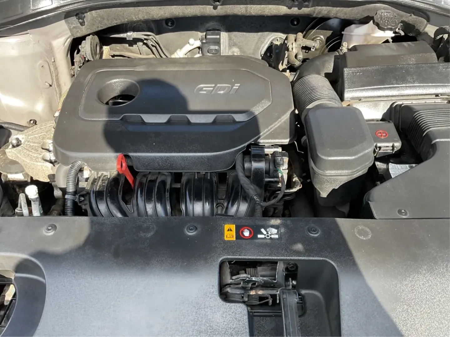 2016 Kia Sorento 2.4L LX (5XYPGDA32GG) with an 2.4L I-4 gasoline direct injection engine, located at 1099 N County Rd 25A , Troy, OH, 45373, (937) 908-9800, 40.057079, -84.212883 - Are you ready to elevate your family adventures while keeping comfort and versatility at the forefront? Look no further than this stunning 2016 Kia Sorento LX, now available at Advantage Car and Credit - Troy. Nestled in the heart of Troy, OH, at 1099 N County Rd 25A, our Buy Here Pay Here dealershi - Photo#11