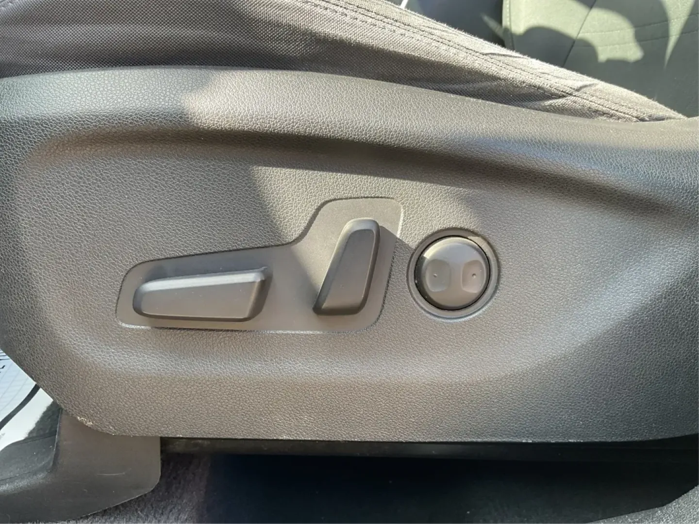 2016 Kia Sorento 2.4L LX (5XYPGDA32GG) with an 2.4L I-4 gasoline direct injection engine, located at 1099 N County Rd 25A , Troy, OH, 45373, (937) 908-9800, 40.057079, -84.212883 - Are you ready to elevate your family adventures while keeping comfort and versatility at the forefront? Look no further than this stunning 2016 Kia Sorento LX, now available at Advantage Car and Credit - Troy. Nestled in the heart of Troy, OH, at 1099 N County Rd 25A, our Buy Here Pay Here dealershi - Photo#17