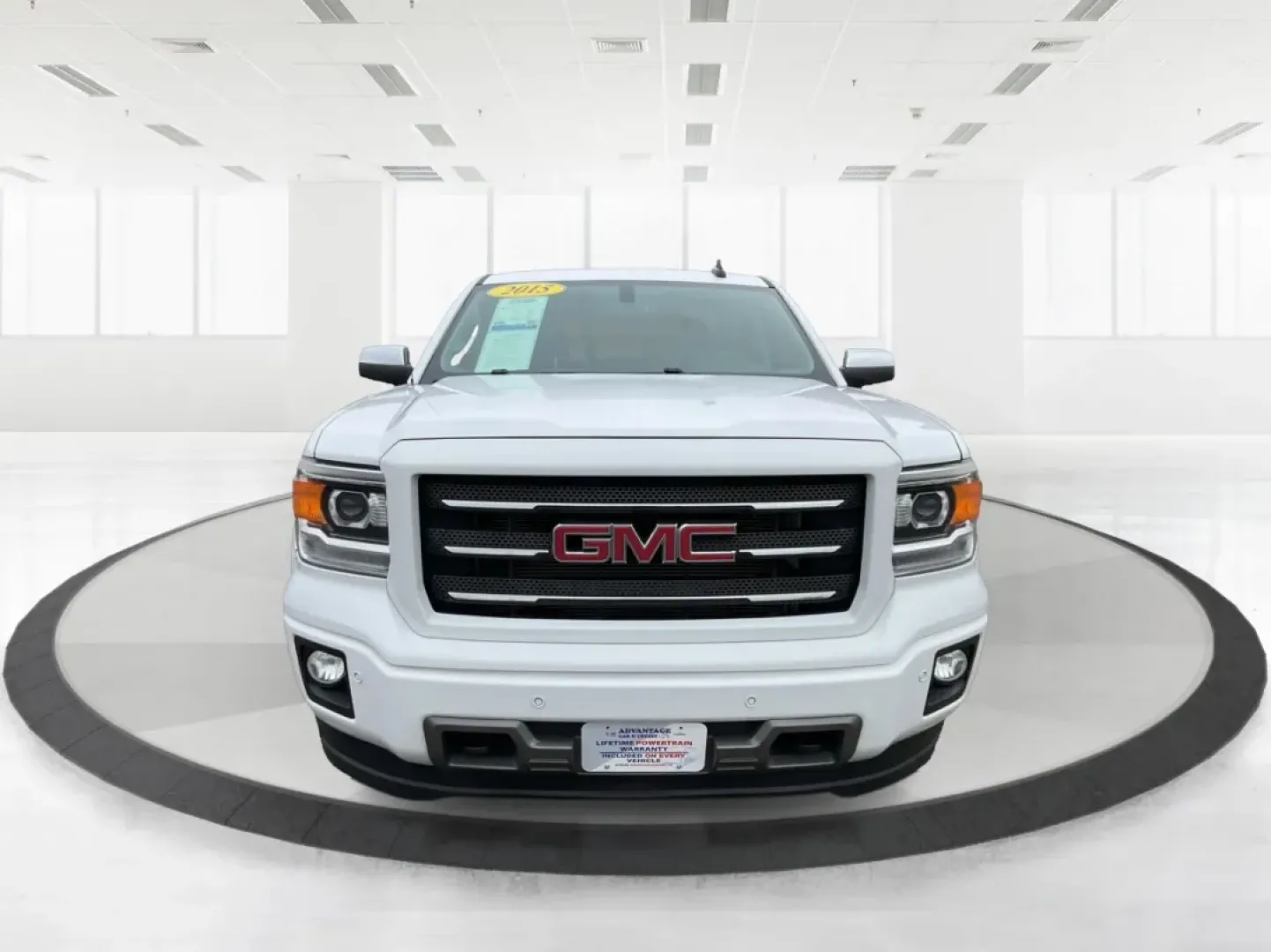 2015 GMC Sierra 1500 SLT (1GTV2VEC7FZ) with an EcoTec3 6.2L V-8 gasoline direct injection engine, located at 8750 N County Rd 25A, Piqua, OH, 45356, (937) 908-9800, 40.164391, -84.232513 - **Unlock Your Adventures with the 2015 GMC Sierra 1500 SLT at Advantage Car and Credit - Piqua!**<br /> <br /> If you're seeking a reliable companion for your weekend adventures or a powerful workhorse for everyday tasks, look no further than this stunning 2015 GMC Sierra 1500 SLT. With its robust c - Photo#7