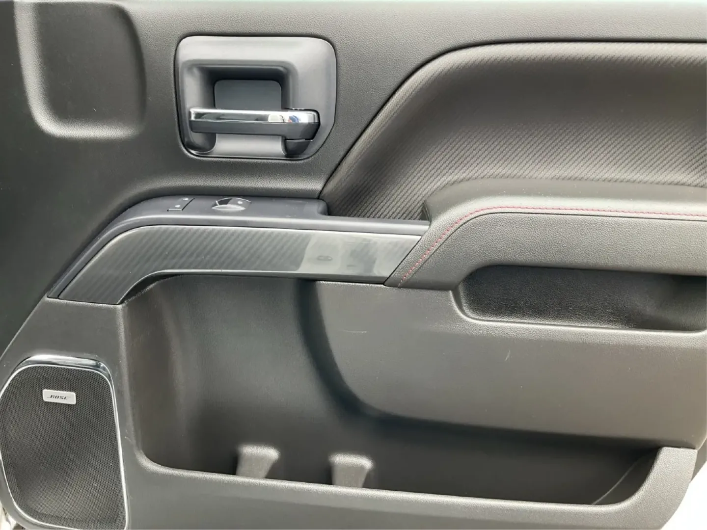 2015 GMC Sierra 1500 SLT (1GTV2VEC7FZ) with an EcoTec3 6.2L V-8 gasoline direct injection engine, located at 8750 N County Rd 25A, Piqua, OH, 45356, (937) 908-9800, 40.164391, -84.232513 - **Unlock Your Adventures with the 2015 GMC Sierra 1500 SLT at Advantage Car and Credit - Piqua!**<br /> <br /> If you're seeking a reliable companion for your weekend adventures or a powerful workhorse for everyday tasks, look no further than this stunning 2015 GMC Sierra 1500 SLT. With its robust c - Photo#19