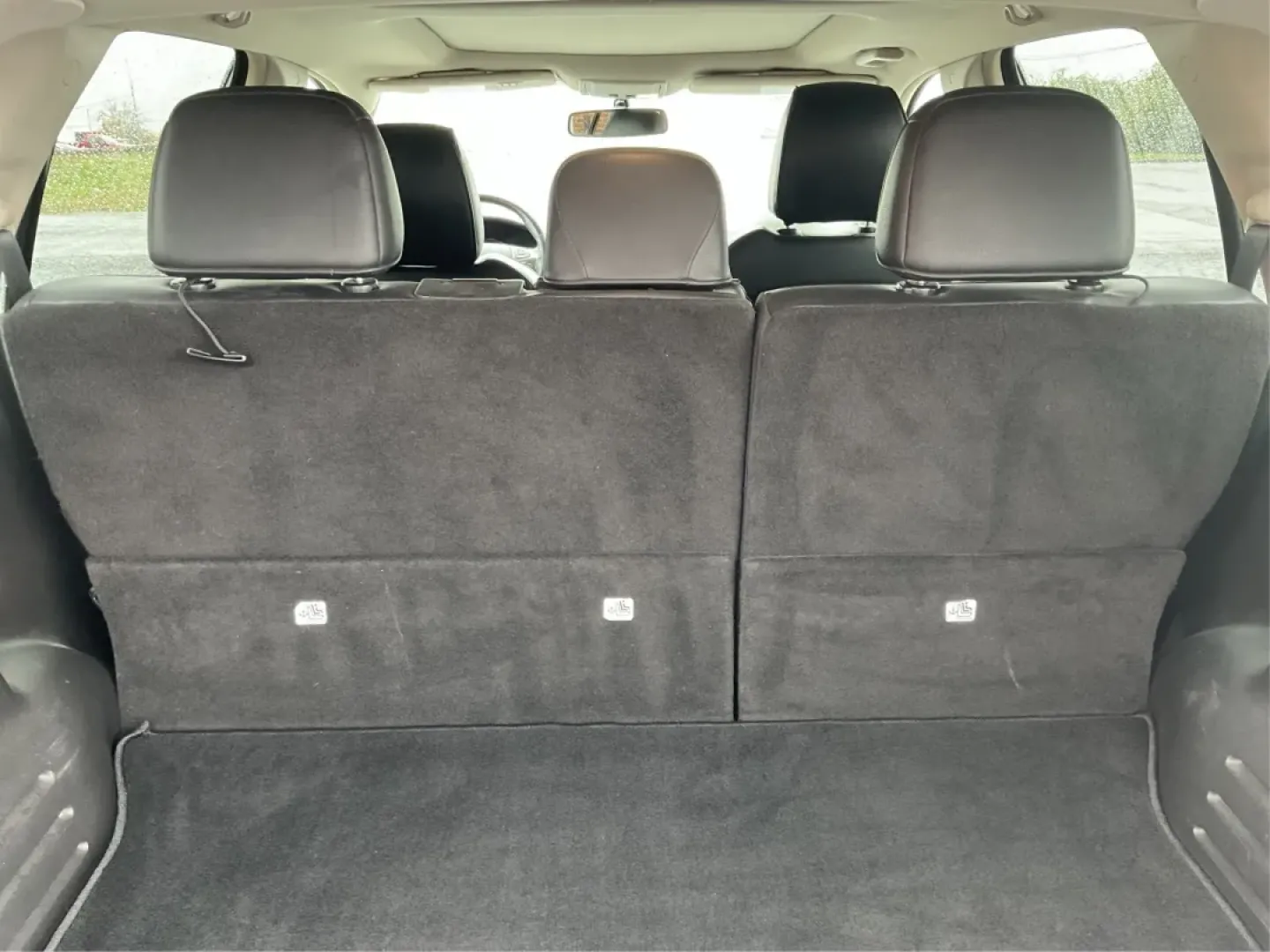 2013 Lincoln MKX Base (2LMDJ8JK8DB) with an Other engine, located at 1951 S Dayton Lakeview Rd., New Carlisle, OH, 45344, (937) 908-9800, 39.890999, -84.050255 - **Drive in Style and Comfort: 2013 Lincoln MKX at Advantage Car and Credit!**<br /> <br /> Are you ready to elevate your daily commute or weekend adventures? The 2013 Lincoln MKX is the perfect vehicle for those seeking luxury, reliability, and versatility. Whether you're a growing family looking fo - Photo#12