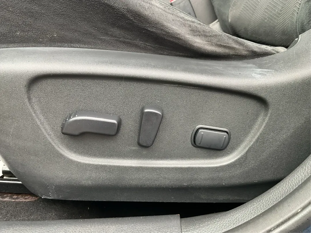 2015 Nissan Rogue SV (5N1AT2MV3FC) with an 2.5L I-4 DOHC engine, located at 401 Woodman Dr, Riverside, OH, 45431, (937) 908-9800, 39.760899, -84.123421 - 2015 Nissan Rogue SV - Photo#16