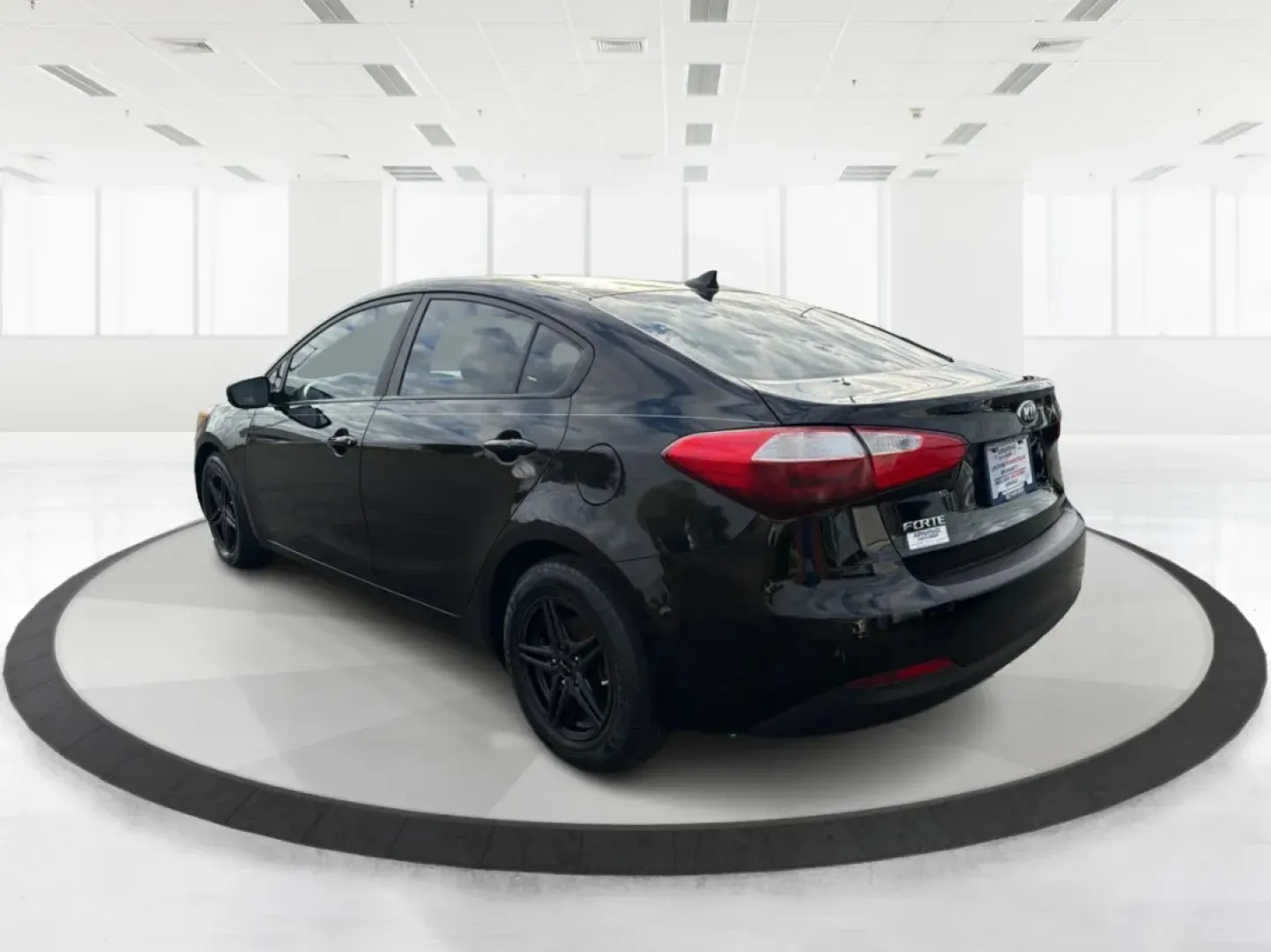 2015 Kia Forte LX (KNAFX4A67F5) with an 1.8L I-4 DOHC engine, located at 1951 S Dayton Lakeview Rd., New Carlisle, OH, 45344, (937) 908-9800, 39.890999, -84.050255 - Experience the perfect blend of style, comfort, and reliability with the 2015 Kia Forte LX, available now at Advantage Car and Credit in New Carlisle, OH. This sleek sedan is designed to elevate your daily commute and provide the ideal ride for weekend adventures, making it a versatile choice for ev - Photo#4