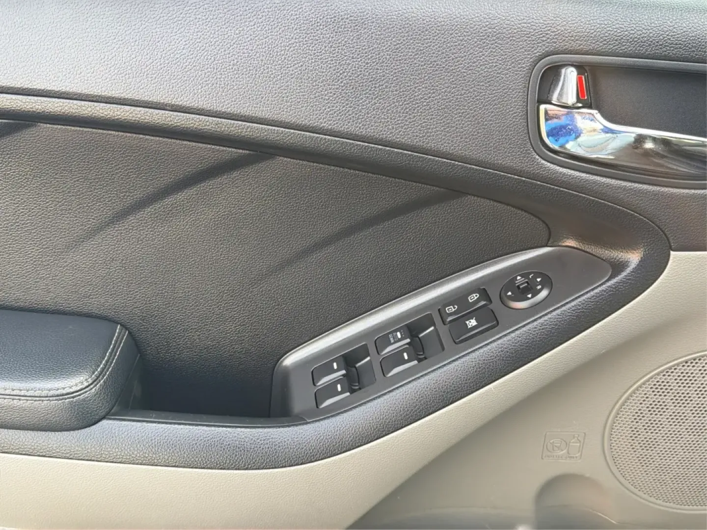 2015 Kia Forte LX (KNAFX4A67F5) with an 1.8L I-4 DOHC engine, located at 1951 S Dayton Lakeview Rd., New Carlisle, OH, 45344, (937) 908-9800, 39.890999, -84.050255 - Experience the perfect blend of style, comfort, and reliability with the 2015 Kia Forte LX, available now at Advantage Car and Credit in New Carlisle, OH. This sleek sedan is designed to elevate your daily commute and provide the ideal ride for weekend adventures, making it a versatile choice for ev - Photo#17