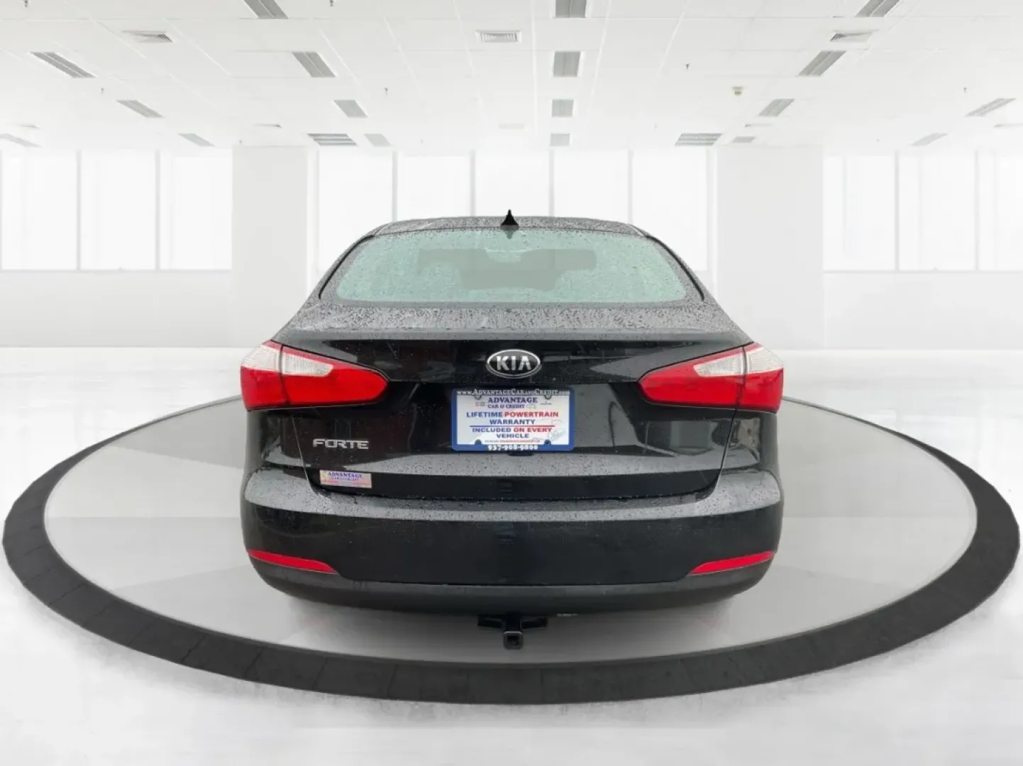 2016 Kia Forte LX (KNAFK4A68G5) with an 1.8L I-4 DOHC engine, located at 1184 Kauffman Ave, Fairborn, OH, 45324, (937) 908-9800, 39.807072, -84.030914 - 2016 Kia Forte LX - Photo#3