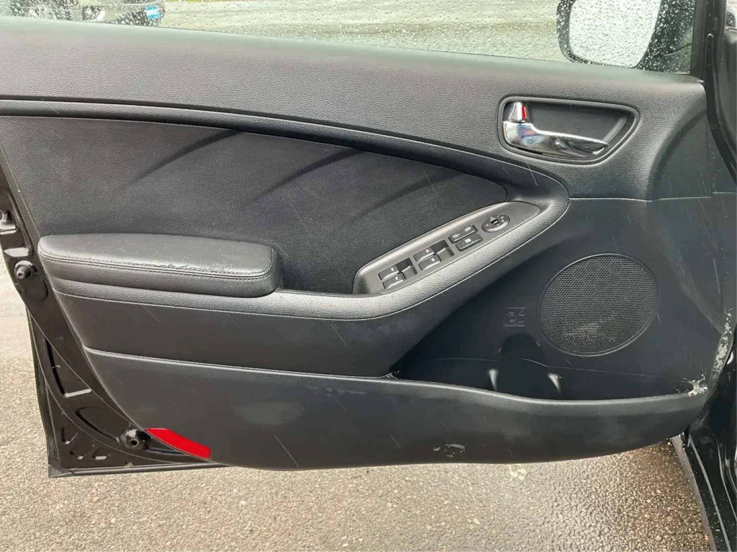 2016 Kia Forte LX (KNAFK4A68G5) with an 1.8L I-4 DOHC engine, located at 1184 Kauffman Ave, Fairborn, OH, 45324, (937) 908-9800, 39.807072, -84.030914 - 2016 Kia Forte LX - Photo#17