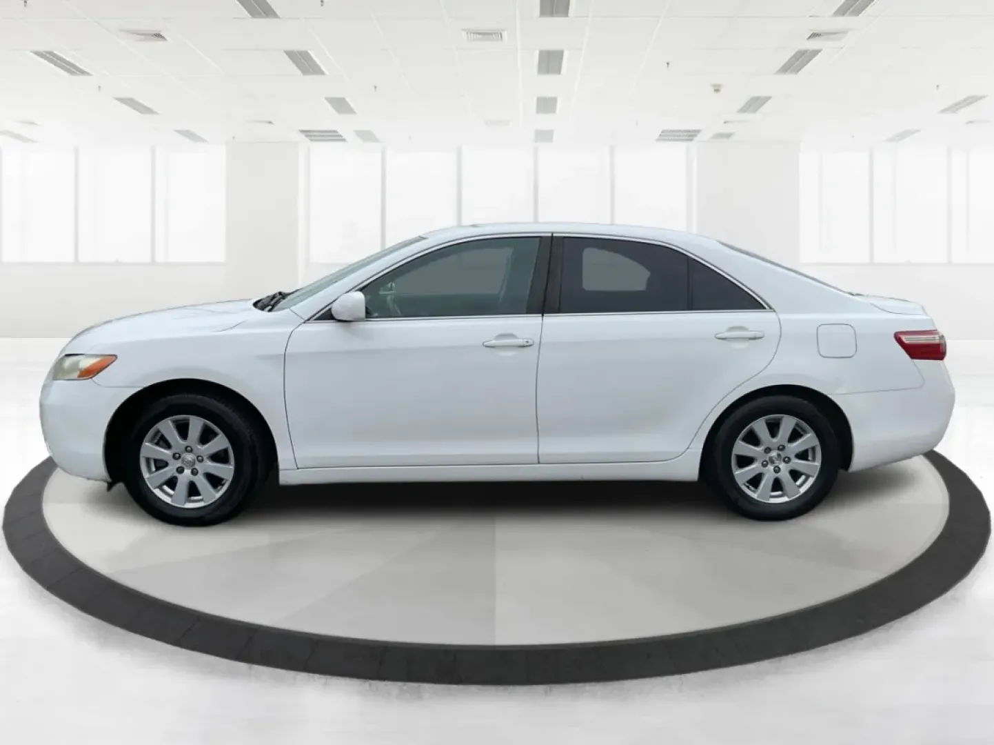 2008 Toyota Camry LE | SE | XLE (4T4BE46K18R) with an 2.4L I-4 DOHC engine, located at 401 Woodman Dr, Riverside, OH, 45431, (937) 908-9800, 39.760899, -84.123421 - 2008 Toyota Camry LE | SE | XLE - Photo#5