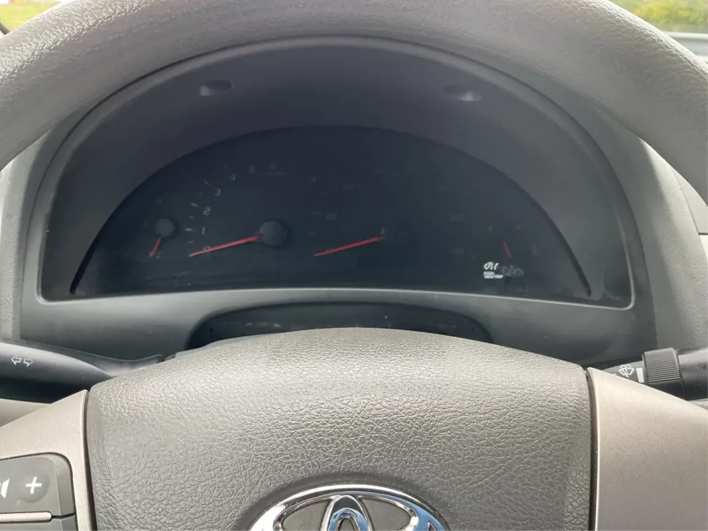 2008 Toyota Camry LE | SE | XLE (4T4BE46K18R) with an 2.4L I-4 DOHC engine, located at 401 Woodman Dr, Riverside, OH, 45431, (937) 908-9800, 39.760899, -84.123421 - 2008 Toyota Camry LE | SE | XLE - Photo#15