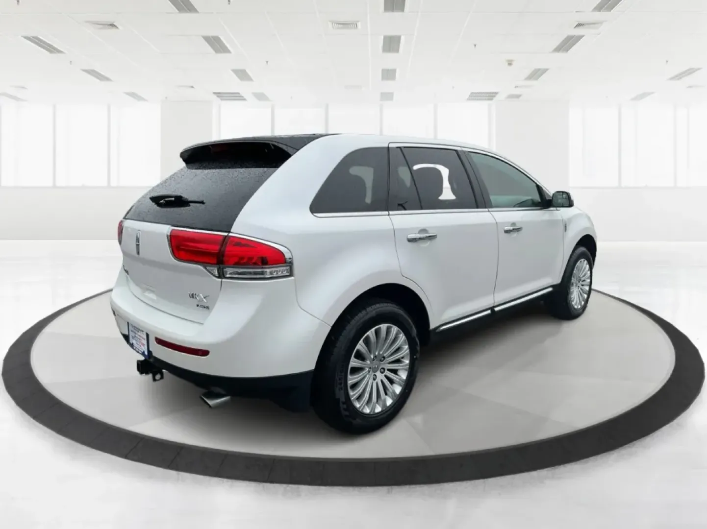 2014 Lincoln MKX Base (2LMDJ8JK4EB) with an Other engine, located at 1230 East Main St, Xenia, OH, 45385, (937) 908-9800, 39.688026, -83.910172 - 2014 Lincoln MKX Base - Photo#2