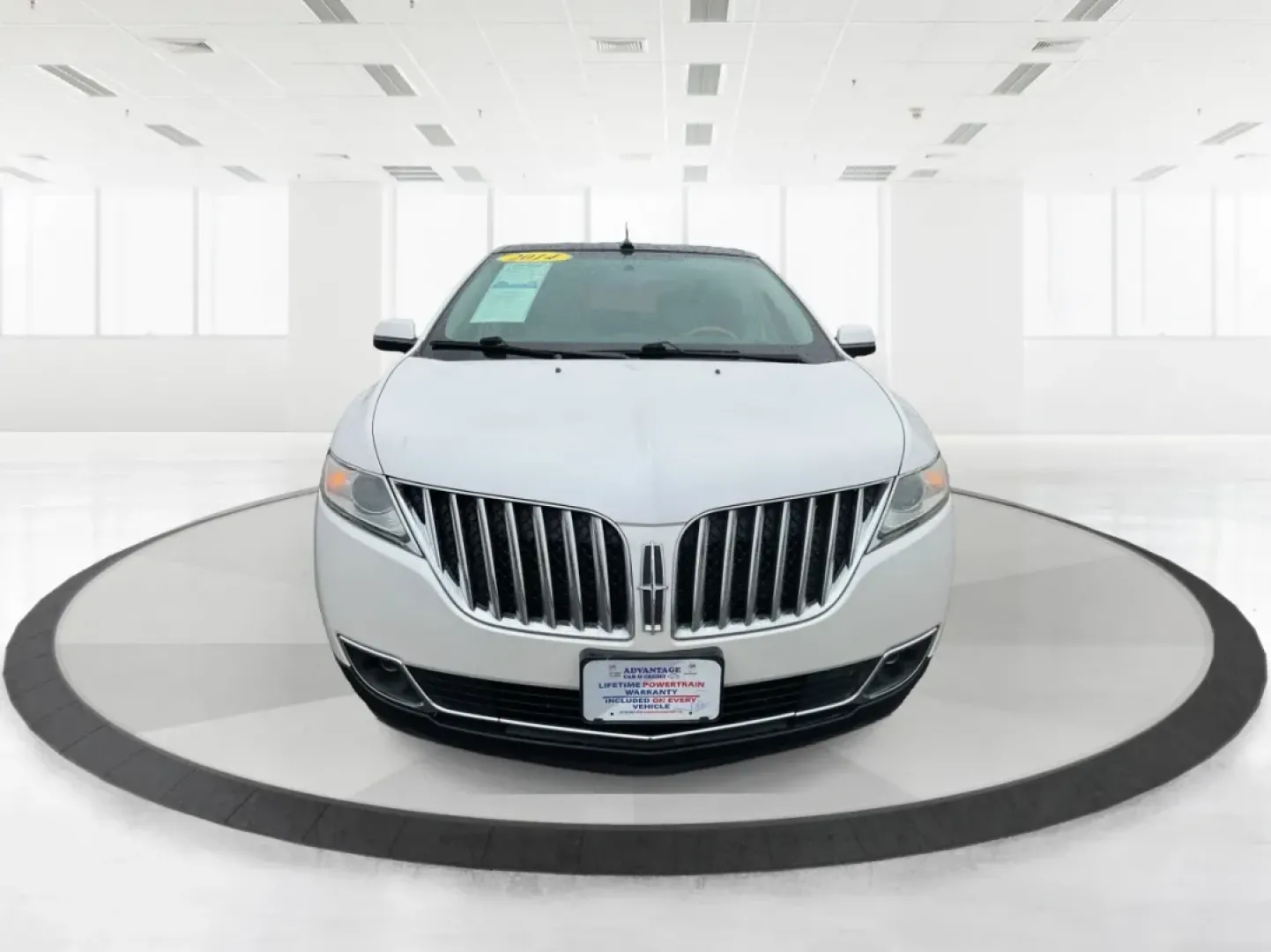 2014 Lincoln MKX Base (2LMDJ8JK4EB) with an Other engine, located at 1230 East Main St, Xenia, OH, 45385, (937) 908-9800, 39.688026, -83.910172 - 2014 Lincoln MKX Base - Photo#7