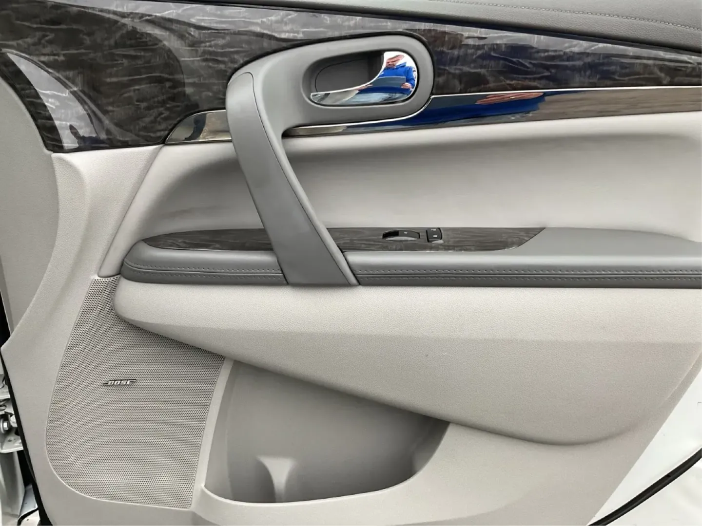 2014 Buick Enclave Leather (5GAKRBKD2EJ) with an 3.6L V-6 gasoline direct injection engine, located at 4508 South Dixie Dr, Moraine, OH, 45439, (937) 908-9800, 39.689976, -84.218452 - **Elevate Your Family Adventures with the 2014 Buick Enclave at Advantage Car and Credit - Moraine!**<br /> <br /> If you're searching for a vehicle that can effortlessly accommodate your growing family, tackle weekend adventures, and offer the comfort and space you deserve, look no further than thi - Photo#20