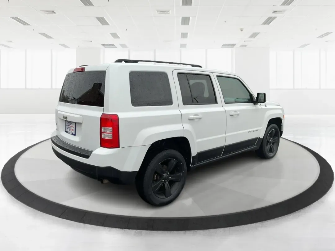 2016 Jeep Patriot Sport (1C4NJRBB5GD) with an 2.4L I-4 DOHC engine, located at 4508 South Dixie Dr, Moraine, OH, 45439, (937) 908-9800, 39.689976, -84.218452 - **Adventure Awaits with this 2016 Jeep Patriot Sport at Advantage Car and Credit - New Carlisle!**<br /> <br /> Are you ready to embrace the road less traveled? Whether you're planning weekend getaways with family or searching for the perfect commuter car that can handle a bit of adventure, this 201 - Photo#2