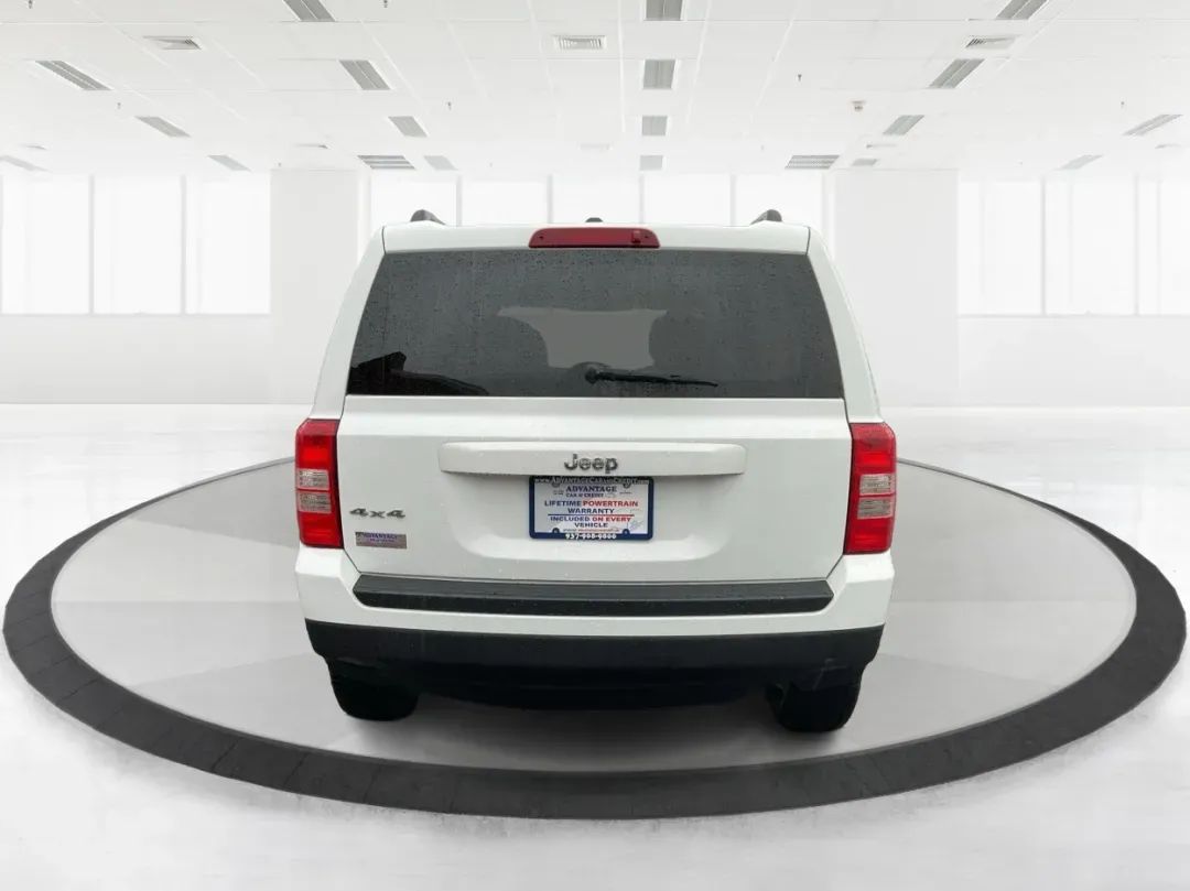 2016 Jeep Patriot Sport (1C4NJRBB5GD) with an 2.4L I-4 DOHC engine, located at 4508 South Dixie Dr, Moraine, OH, 45439, (937) 908-9800, 39.689976, -84.218452 - **Adventure Awaits with this 2016 Jeep Patriot Sport at Advantage Car and Credit - New Carlisle!**<br /> <br /> Are you ready to embrace the road less traveled? Whether you're planning weekend getaways with family or searching for the perfect commuter car that can handle a bit of adventure, this 201 - Photo#3