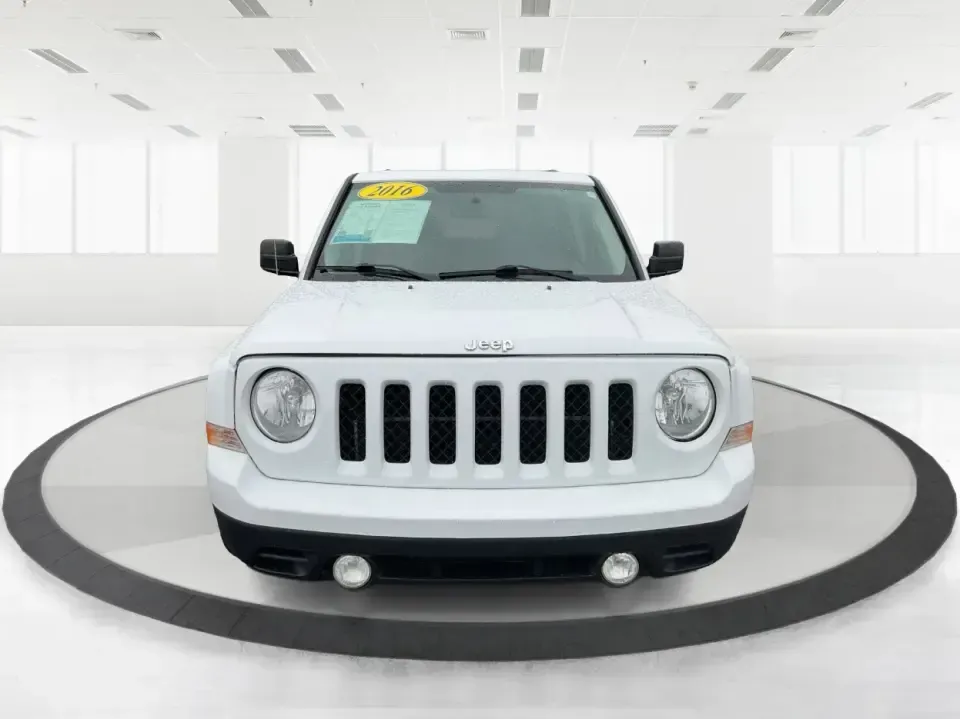 2016 Jeep Patriot Sport (1C4NJRBB5GD) with an 2.4L I-4 DOHC engine, Automatic transmission, located at 1230 East Main St, Xenia, OH, 45385, (937) 908-9800, 39.688026, -83.910172 - **Adventure Awaits with this 2016 Jeep Patriot Sport at Advantage Car and Credit - New Carlisle!**<br /> <br /> Are you ready to embrace the road less traveled? Whether you're planning weekend getaways with family or searching for the perfect commuter car that can handle a bit of adventure, this 201 - Photo#7