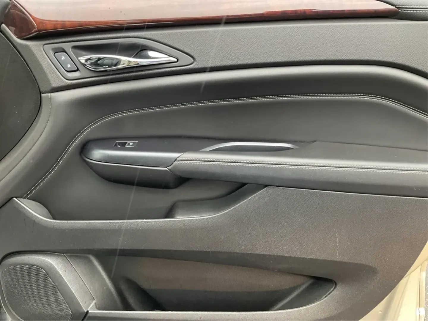 2015 Cadillac SRX Luxury Collection (3GYFNEE31FS) with an 3.6L V-6 gasoline direct injection engine, located at 1099 N County Rd 25A , Troy, OH, 45373, (937) 908-9800, 40.057079, -84.212883 - **Elevate Your Daily Drives and Weekend Adventures with a 2015 Cadillac SRX!**<br /> <br /> Are you ready to enhance your lifestyle with an SUV that balances luxury, capability, and comfort? Look no further than this stunning 2015 Cadillac SRX Luxury Collection, available now at Advantage Car and Cr - Photo#20