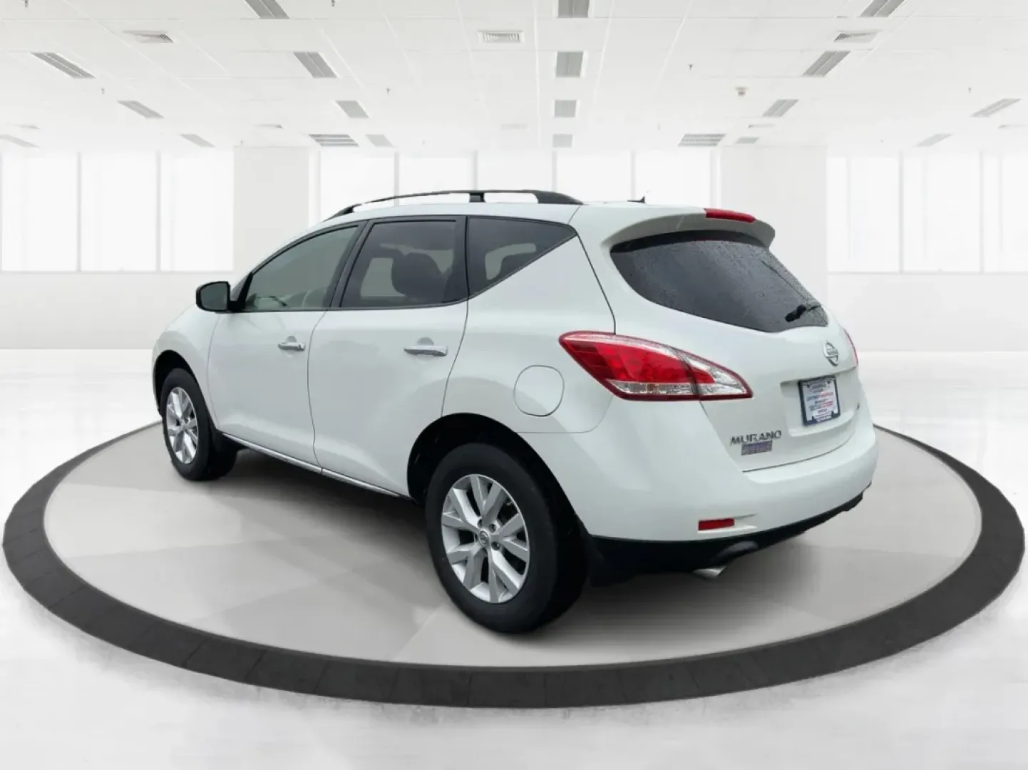 2014 Nissan Murano SV (JN8AZ1MW9EW) with an 3.5L V-6 DOHC engine, located at 401 Woodman Dr, Riverside, OH, 45431, (937) 908-9800, 39.760899, -84.123421 - **Discover the Perfect Blend of Style and Functionality with the 2014 Nissan Murano SV Your Ideal SUV for Riverside Adventures!**<br /> <br /> Are you searching for a versatile vehicle that can keep up with your busy lifestyle? Look no further! The 2014 Nissan Murano SV, available at Advantage Car - Photo#4