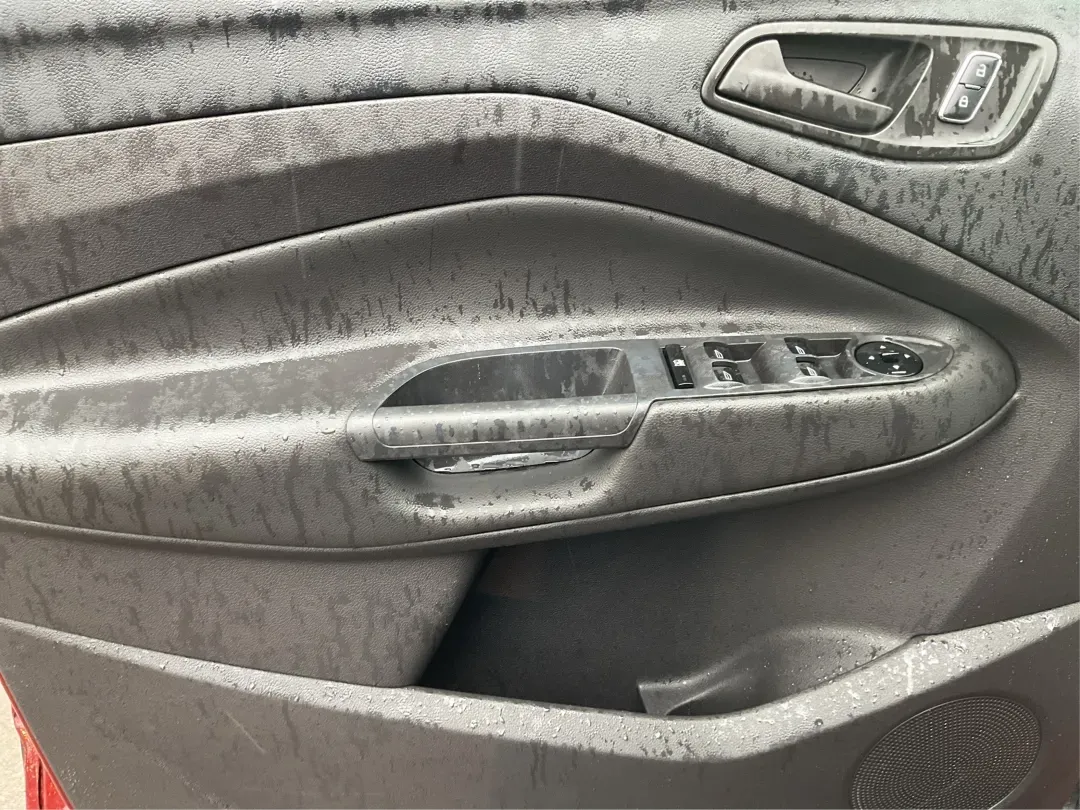 2016 Ford Escape S (1FMCU0F7XGU) with an Duratec 2.5L I-4 DOHC engine, located at 880 E. National Road, Vandalia, OH, 45377, (937) 908-9800, 39.891918, -84.183594 - **Discover Your Next Adventure with the 2016 Ford Escape at Advantage Car and Credit - Vandalia!**<br /> <br /> Are you seeking a vehicle that effortlessly balances comfort, versatility, and style for your daily commute or weekend getaways? Look no further than this stunning 2016 Ford Escape, availa - Photo#18