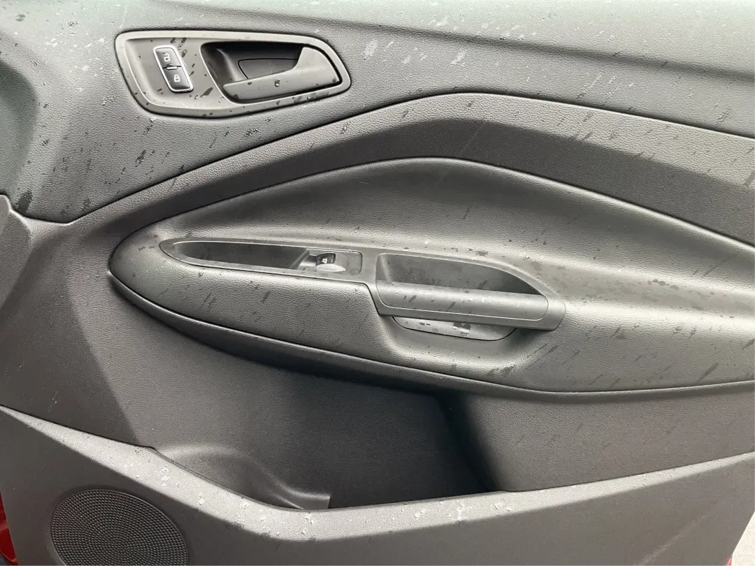 2016 Ford Escape S (1FMCU0F7XGU) with an Duratec 2.5L I-4 DOHC engine, located at 880 E. National Road, Vandalia, OH, 45377, (937) 908-9800, 39.891918, -84.183594 - **Discover Your Next Adventure with the 2016 Ford Escape at Advantage Car and Credit - Vandalia!**<br /> <br /> Are you seeking a vehicle that effortlessly balances comfort, versatility, and style for your daily commute or weekend getaways? Look no further than this stunning 2016 Ford Escape, availa - Photo#19