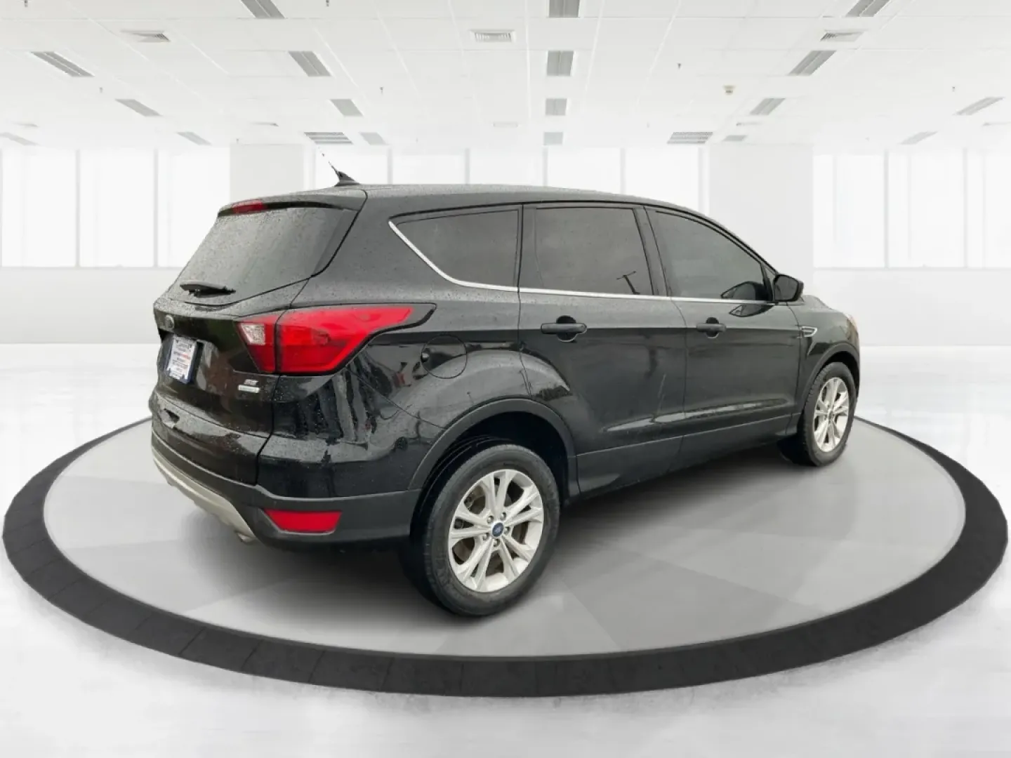 2019 Ford Escape SE (1FMCU0GD1KU) with an Other engine, located at 4508 South Dixie Dr, Moraine, OH, 45439, (937) 908-9800, 39.689976, -84.218452 - **Elevate Your Commute and Adventures with the 2019 Ford Escape SE at Advantage Car and Credit - Moraine!**<br /> <br /> Are you ready to enhance your daily commute or embark on memorable weekend adventures? Look no further than this stunning **2019 Ford Escape SE**, located at **Advantage Car and C - Photo#2