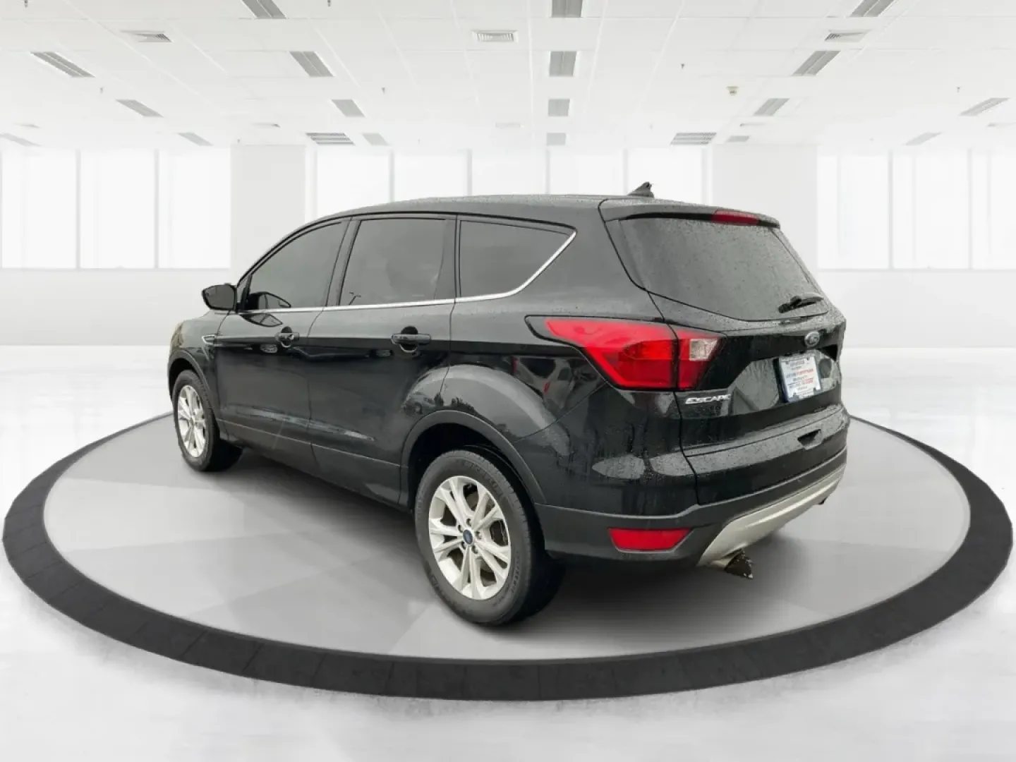 2019 Ford Escape SE (1FMCU0GD1KU) with an Other engine, located at 4508 South Dixie Dr, Moraine, OH, 45439, (937) 908-9800, 39.689976, -84.218452 - **Elevate Your Commute and Adventures with the 2019 Ford Escape SE at Advantage Car and Credit - Moraine!**<br /> <br /> Are you ready to enhance your daily commute or embark on memorable weekend adventures? Look no further than this stunning **2019 Ford Escape SE**, located at **Advantage Car and C - Photo#4
