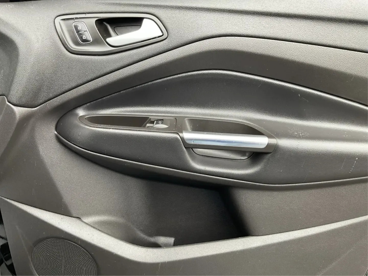 2019 Ford Escape SE (1FMCU0GD1KU) with an Other engine, located at 4508 South Dixie Dr, Moraine, OH, 45439, (937) 908-9800, 39.689976, -84.218452 - **Elevate Your Commute and Adventures with the 2019 Ford Escape SE at Advantage Car and Credit - Moraine!**<br /> <br /> Are you ready to enhance your daily commute or embark on memorable weekend adventures? Look no further than this stunning **2019 Ford Escape SE**, located at **Advantage Car and C - Photo#20