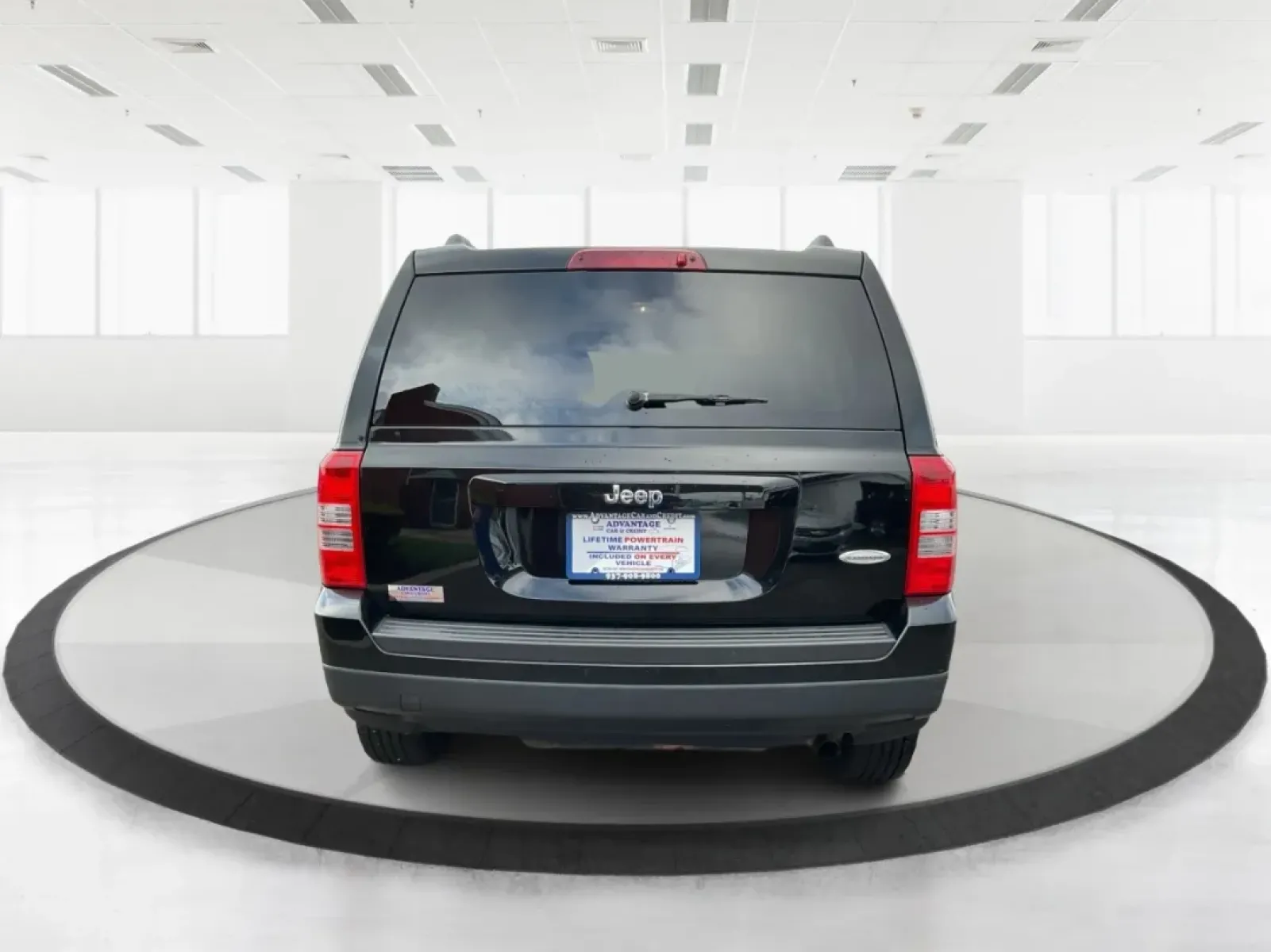 2014 Jeep Patriot Latitude (1C4NJPFA4ED) with an Other engine, located at 4508 South Dixie Dr, Moraine, OH, 45439, (937) 908-9800, 39.689976, -84.218452 - **Adventure Awaits with This 2014 Jeep Patriot Latitude at Advantage Car and Credit - Moraine!**<br /> <br /> Are you ready to embark on new adventures, whether it's a weekend getaway, a family road trip, or daily commutes? This 2014 Jeep Patriot Latitude is your perfect companion for all these scen - Photo#3