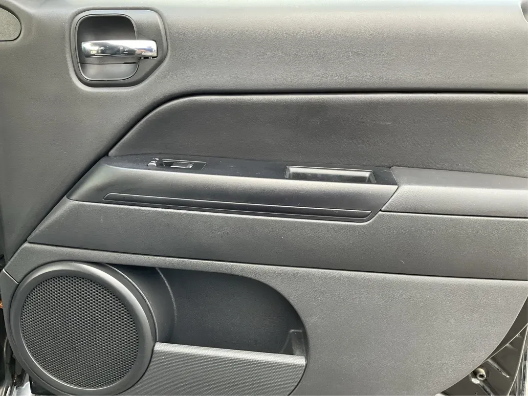 2014 Jeep Patriot Latitude (1C4NJPFA4ED) with an 2.0L L4 DOHC 16V engine, Automatic transmission, located at 880 E. National Road, Vandalia, OH, 45377, (937) 908-9800, 39.891918, -84.183594 - **Adventure Awaits with This 2014 Jeep Patriot Latitude at Advantage Car and Credit - Moraine!**<br /> <br /> Are you ready to embark on new adventures, whether it's a weekend getaway, a family road trip, or daily commutes? This 2014 Jeep Patriot Latitude is your perfect companion for all these scen - Photo#18