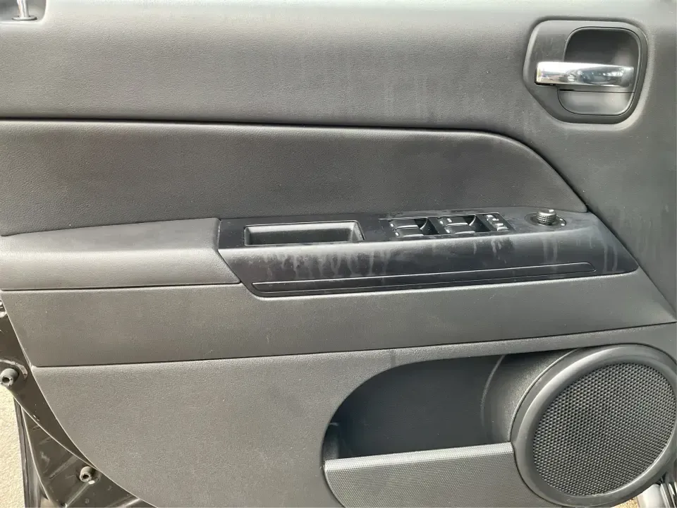 2014 Jeep Patriot Latitude (1C4NJPFA4ED) with an 2.0L L4 DOHC 16V engine, Automatic transmission, located at 880 E. National Road, Vandalia, OH, 45377, (937) 908-9800, 39.891918, -84.183594 - **Adventure Awaits with This 2014 Jeep Patriot Latitude at Advantage Car and Credit - Moraine!**<br /> <br /> Are you ready to embark on new adventures, whether it's a weekend getaway, a family road trip, or daily commutes? This 2014 Jeep Patriot Latitude is your perfect companion for all these scen - Photo#17