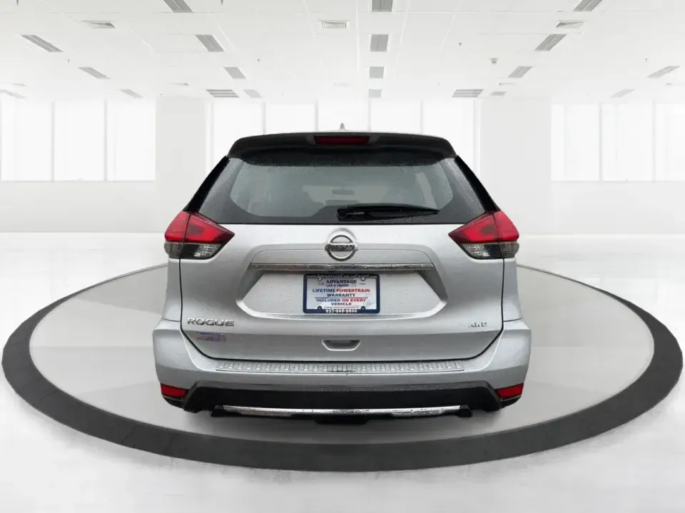 2017 Nissan Rogue S (JN8AT2MVXHW) with an 2.5L I-4 DOHC engine, CVT transmission, located at 1230 East Main St, Xenia, OH, 45385, (937) 908-9800, 39.688026, -83.910172 - ### Adventure Awaits with the 2017 Nissan Rogue at Advantage Car and Credit - Piqua!<br /> <br /> Are you ready to elevate your family adventures, weekend getaways, or daily commutes? Discover the perfect blend of functionality and style in the 2017 Nissan Rogue, available now at Advantage Car and C - Photo#3