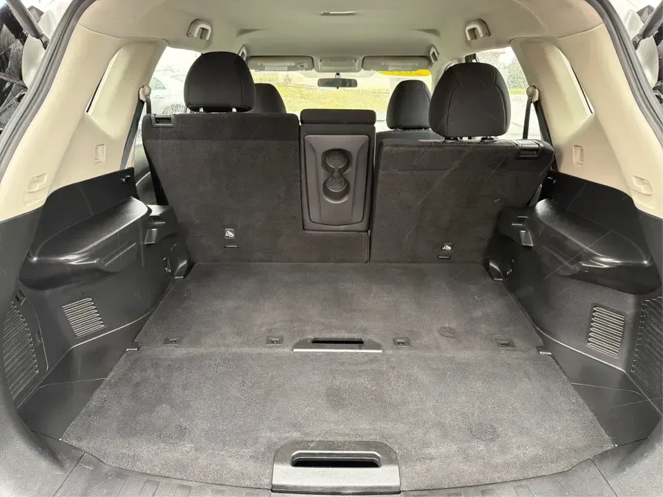 2017 Nissan Rogue S (JN8AT2MVXHW) with an 2.5L I-4 DOHC engine, CVT transmission, located at 1230 East Main St, Xenia, OH, 45385, (937) 908-9800, 39.688026, -83.910172 - ### Adventure Awaits with the 2017 Nissan Rogue at Advantage Car and Credit - Piqua!<br /> <br /> Are you ready to elevate your family adventures, weekend getaways, or daily commutes? Discover the perfect blend of functionality and style in the 2017 Nissan Rogue, available now at Advantage Car and C - Photo#12