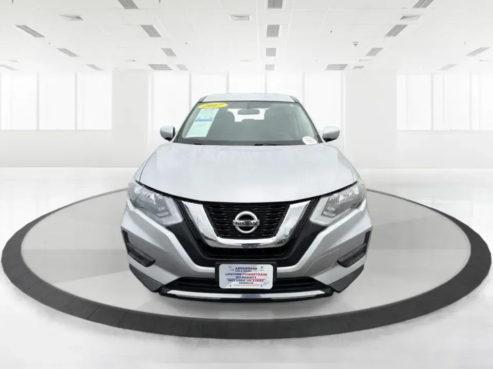 2017 Nissan Rogue S (JN8AT2MVXHW) with an 2.5L I-4 DOHC engine, CVT transmission, located at 4508 South Dixie Dr, Moraine, OH, 45439, (937) 908-9800, 39.689976, -84.218452 - ### Adventure Awaits with the 2017 Nissan Rogue at Advantage Car and Credit - Piqua!<br /> <br /> Are you ready to elevate your family adventures, weekend getaways, or daily commutes? Discover the perfect blend of functionality and style in the 2017 Nissan Rogue, available now at Advantage Car and C - Photo#7