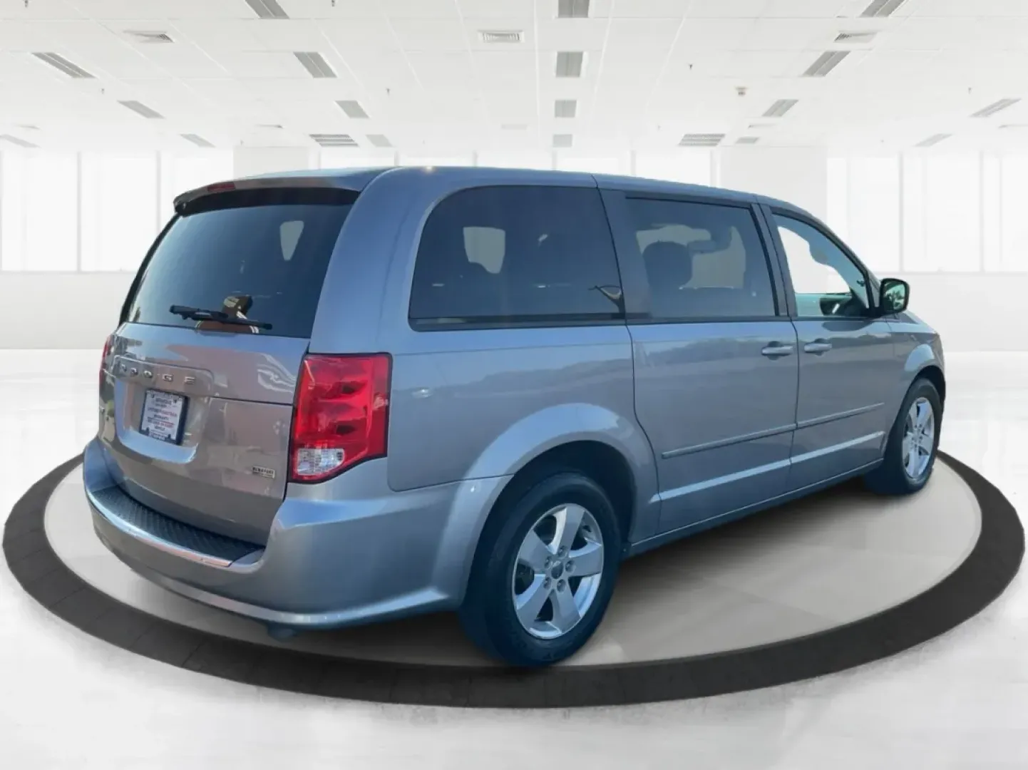 2013 Dodge Grand Caravan SE (2C4RDGBG5DR) with an Pentastar 3.6L V-6 DOHC engine, located at 401 Woodman Dr, Riverside, OH, 45431, (937) 908-9800, 39.760899, -84.123421 - **Explore the Open Road with Confidence: 2013 Dodge Grand Caravan SE at Advantage Car and Credit - Riverside**<br /> <br /> Are you ready to embrace the freedom of the open road with your family or enjoy weekend adventures with friends? The 2013 Dodge Grand Caravan SE is designed for those who value - Photo#2