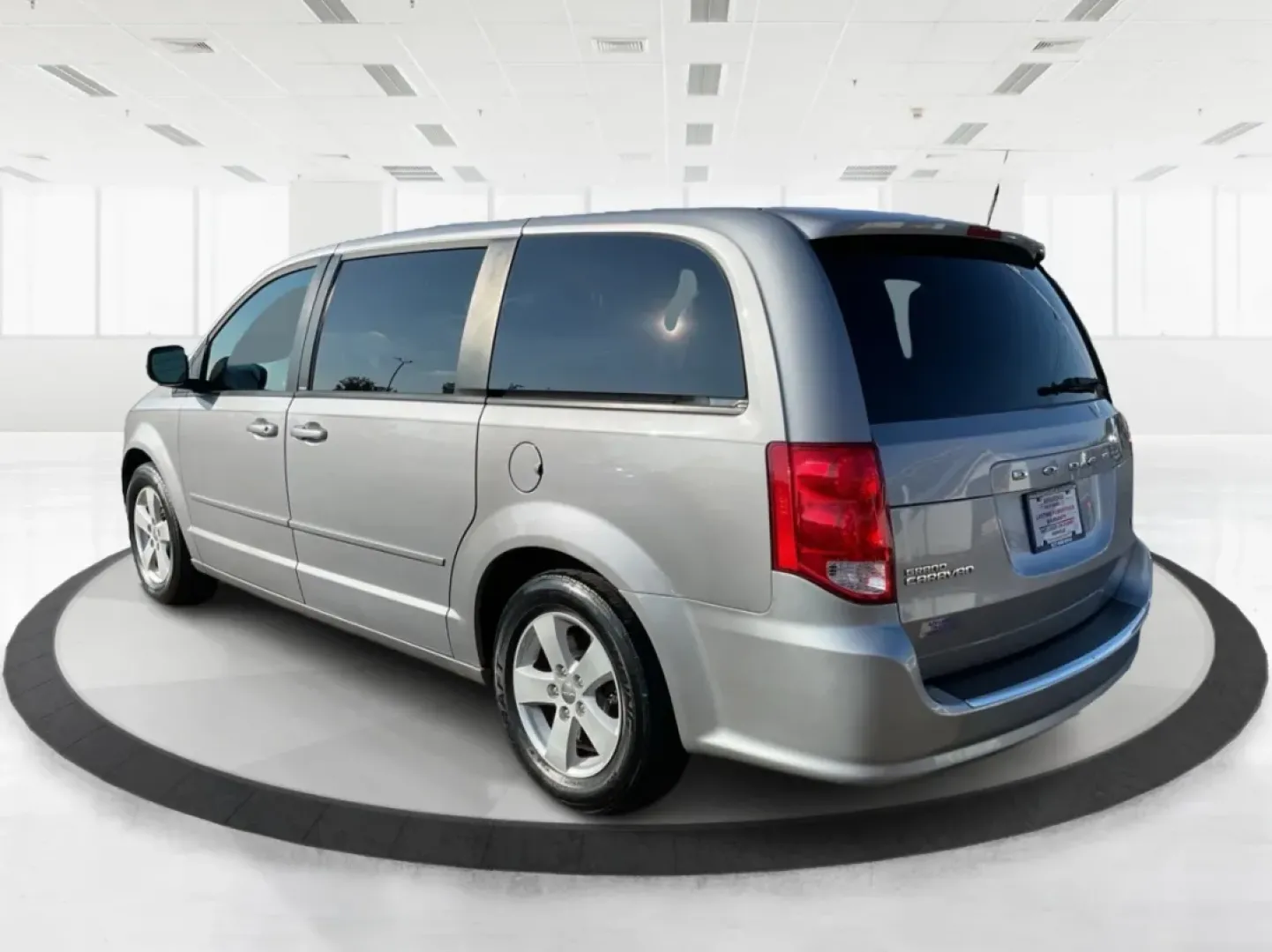 2013 Dodge Grand Caravan SE (2C4RDGBG5DR) with an Pentastar 3.6L V-6 DOHC engine, located at 401 Woodman Dr, Riverside, OH, 45431, (937) 908-9800, 39.760899, -84.123421 - **Explore the Open Road with Confidence: 2013 Dodge Grand Caravan SE at Advantage Car and Credit - Riverside**<br /> <br /> Are you ready to embrace the freedom of the open road with your family or enjoy weekend adventures with friends? The 2013 Dodge Grand Caravan SE is designed for those who value - Photo#4