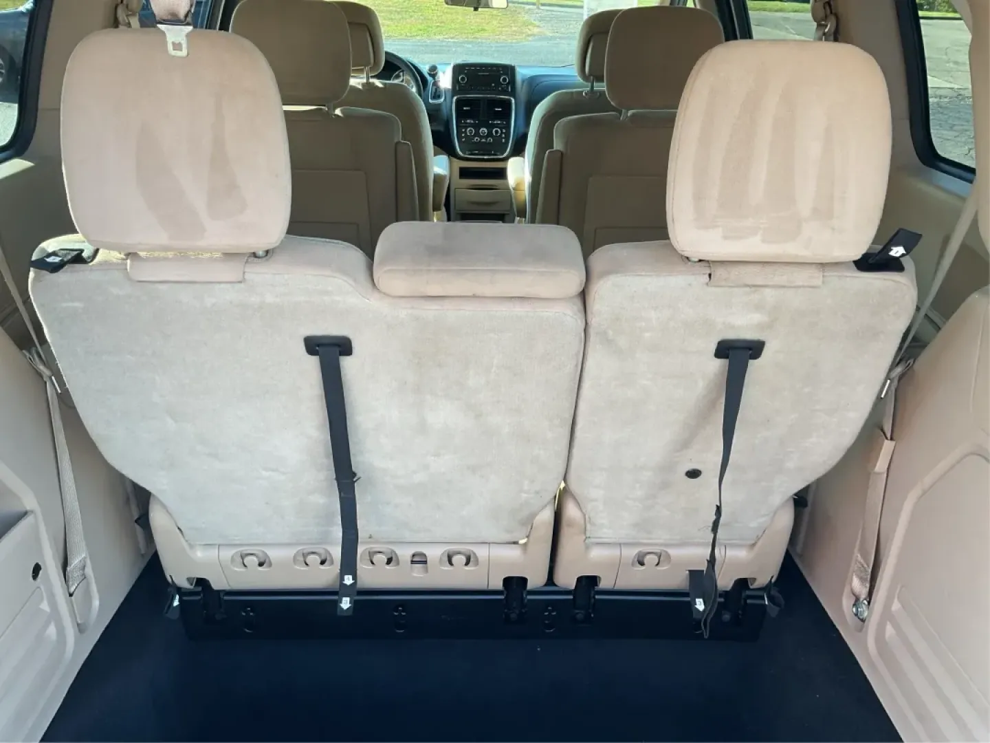 2013 Dodge Grand Caravan SE (2C4RDGBG5DR) with an Pentastar 3.6L V-6 DOHC engine, located at 401 Woodman Dr, Riverside, OH, 45431, (937) 908-9800, 39.760899, -84.123421 - **Explore the Open Road with Confidence: 2013 Dodge Grand Caravan SE at Advantage Car and Credit - Riverside**<br /> <br /> Are you ready to embrace the freedom of the open road with your family or enjoy weekend adventures with friends? The 2013 Dodge Grand Caravan SE is designed for those who value - Photo#12