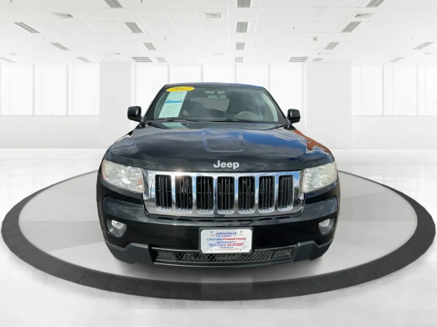 2012 Jeep Grand Cherokee Laredo (1C4RJFAG1CC) with an Other engine, located at 1230 East Main St, Xenia, OH, 45385, (937) 908-9800, 39.688026, -83.910172 - Are you ready to elevate your adventures with a rugged yet refined SUV? Look no further than this 2012 Jeep Grand Cherokee Laredo, now available at Advantage Car and Credit in Xenia, OH. This versatile vehicle is perfect for families embarking on weekend getaways, commuters tackling long drives, or - Photo#7