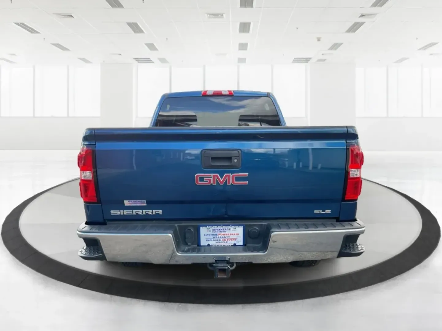 2018 GMC Sierra 1500 SLE (3GTU2MEC2JG) with an 5.3 engine, located at 1230 East Main St, Xenia, OH, 45385, (937) 908-9800, 39.688026, -83.910172 - Elevate your lifestyle with the unparalleled capability and comfort of the 2018 GMC Sierra 1500 SLE, now available at Advantage Car and Credit in Xenia, OH. This crew cab truck is not just a vehicle; it's a versatile companion for weekend adventures, family outings, and daily commutes alike. If you' - Photo#3