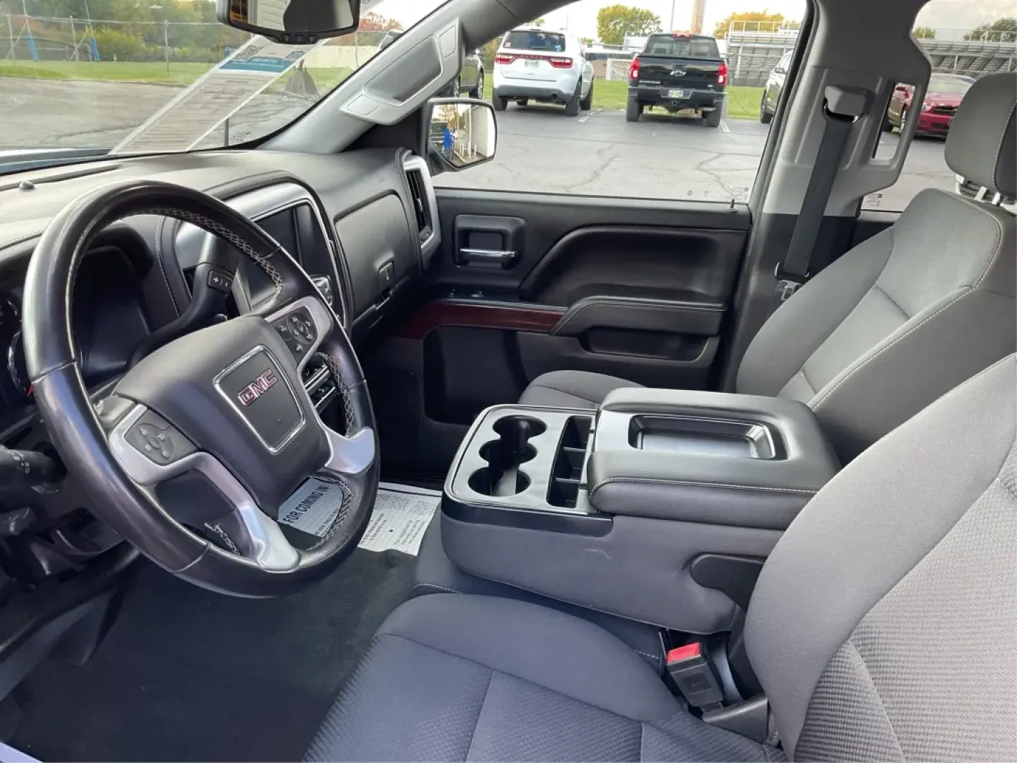 2018 GMC Sierra 1500 SLE (3GTU2MEC2JG) with an 5.3 engine, located at 1230 East Main St, Xenia, OH, 45385, (937) 908-9800, 39.688026, -83.910172 - Elevate your lifestyle with the unparalleled capability and comfort of the 2018 GMC Sierra 1500 SLE, now available at Advantage Car and Credit in Xenia, OH. This crew cab truck is not just a vehicle; it's a versatile companion for weekend adventures, family outings, and daily commutes alike. If you' - Photo#9