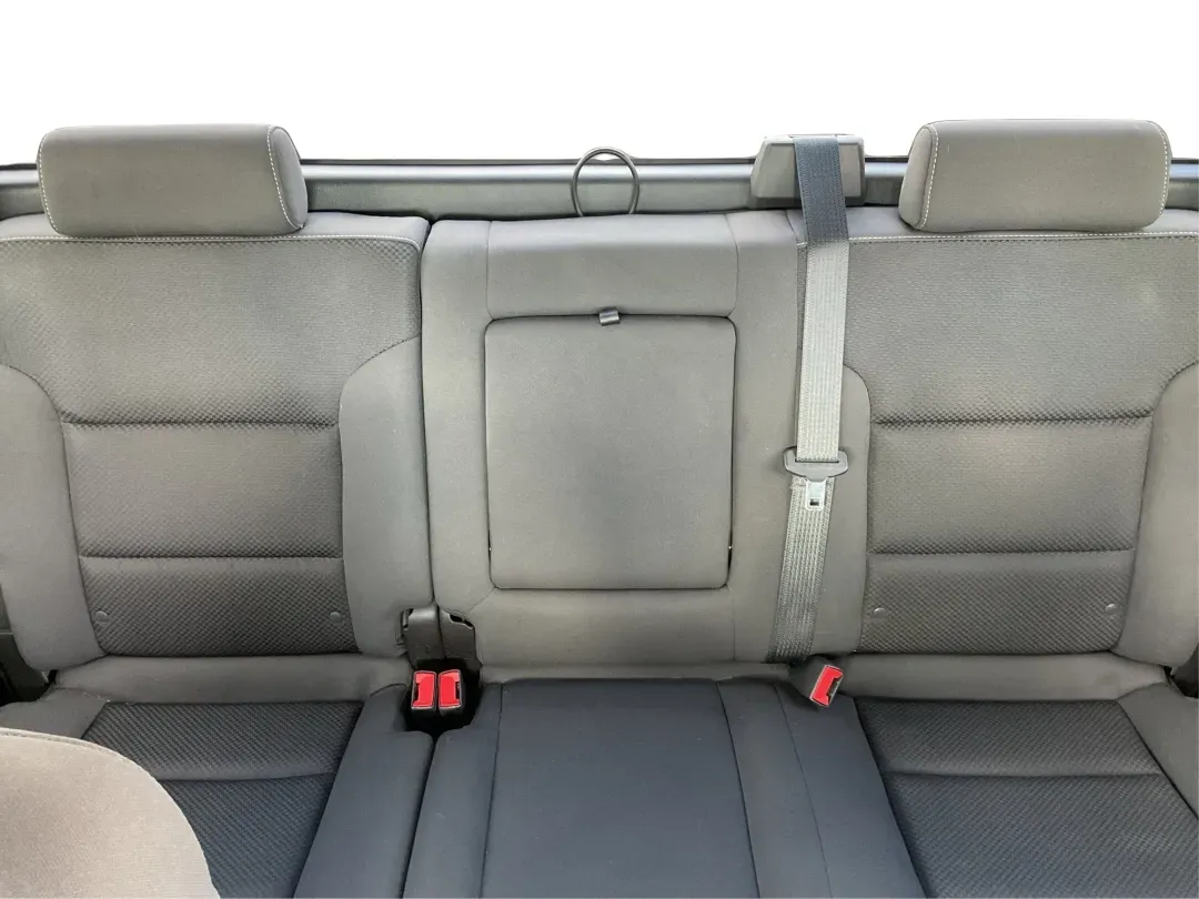 2018 GMC Sierra 1500 SLE (3GTU2MEC2JG) with an 5.3 engine, located at 1230 East Main St, Xenia, OH, 45385, (937) 908-9800, 39.688026, -83.910172 - Elevate your lifestyle with the unparalleled capability and comfort of the 2018 GMC Sierra 1500 SLE, now available at Advantage Car and Credit in Xenia, OH. This crew cab truck is not just a vehicle; it's a versatile companion for weekend adventures, family outings, and daily commutes alike. If you' - Photo#13