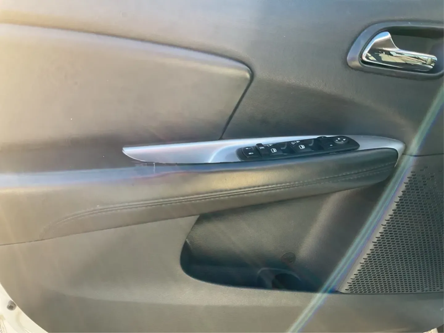 2014 Dodge Journey SXT (3C4PDCBG0ET) with an 3.6L V6 DOHC 24V engine, 6-Speed Automatic transmission, located at 8750 N County Rd 25A, Piqua, OH, 45356, (937) 908-9800, 40.164391, -84.232513 - Are you looking for the perfect blend of comfort, versatility, and reliability for your family adventures? Look no further than the 2014 Dodge Journey SXT, available now at Advantage Car and Credit in Troy, OH. This well-equipped SUV is ideal for growing families, weekend road trips, or anyone who n - Photo#18