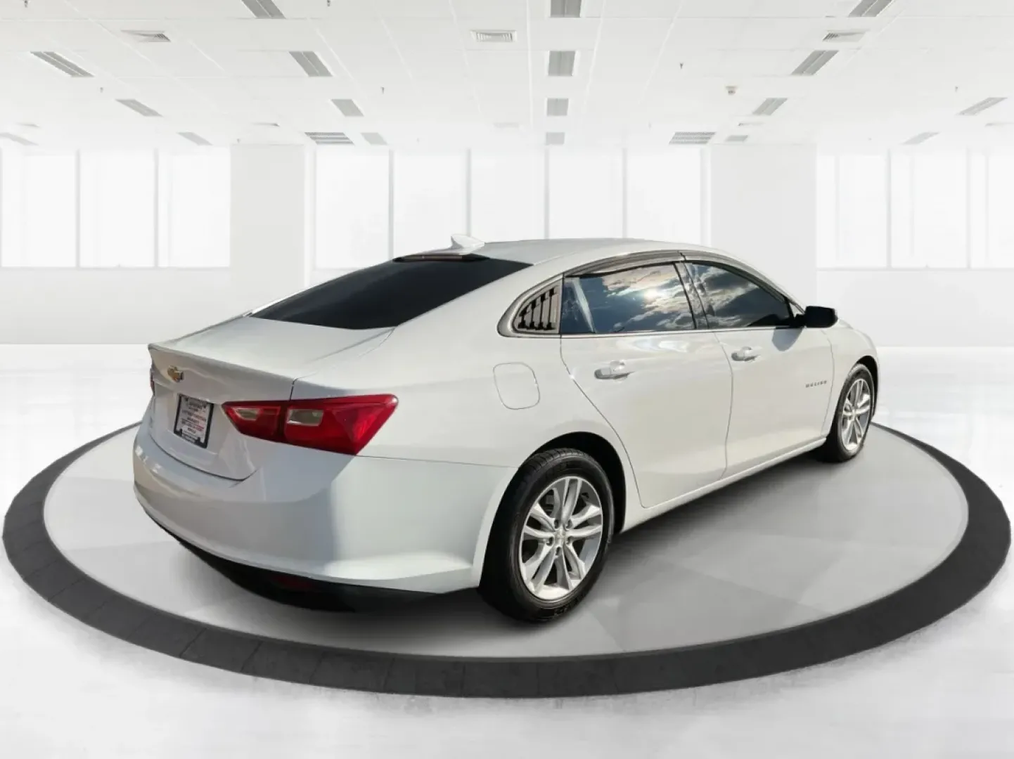 2017 Chevrolet Malibu 1LT (1G1ZE5ST4HF) with an 1.5L I-4 gasoline direct injection engine, located at 1184 Kauffman Ave, Fairborn, OH, 45324, (937) 908-9800, 39.807072, -84.030914 - ### Drive Your Dreams with This 2017 Chevrolet Malibu Perfect for Modern Living!<br /> <br /> Are you in search of a reliable sedan that balances comfort, efficiency, and style? Look no further than this stunning 2017 Chevrolet Malibu 1LT, available now at Advantage Car and Credit in Fairborn, OH. - Photo#2