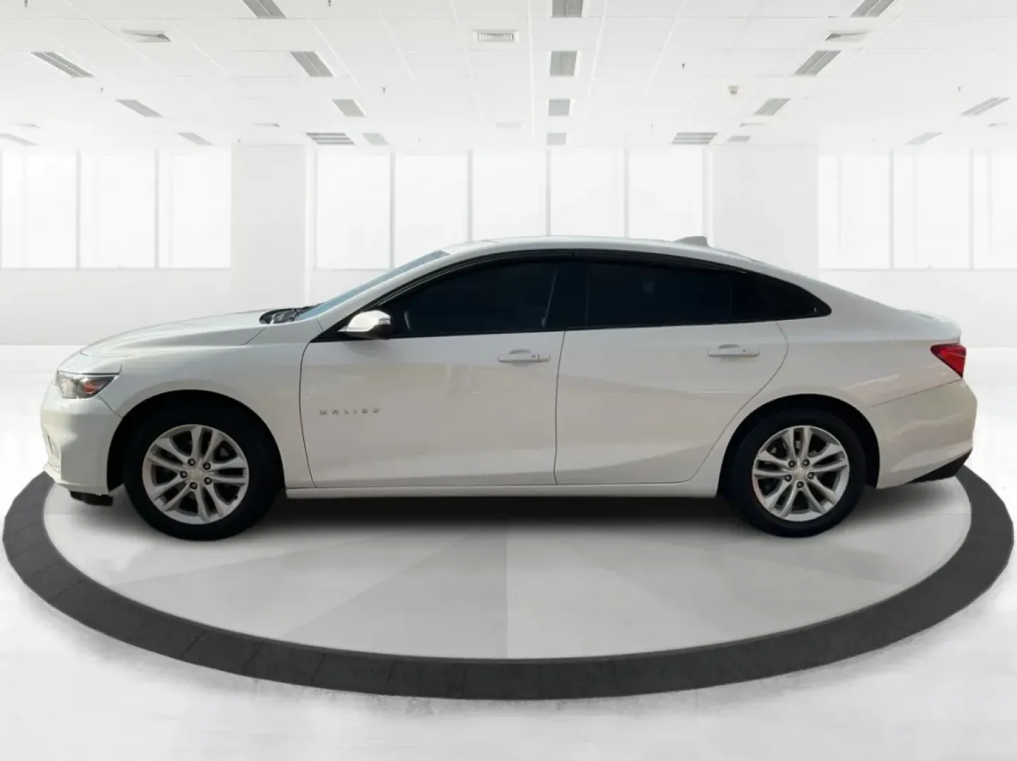 2017 Chevrolet Malibu 1LT (1G1ZE5ST4HF) with an 1.5L I-4 gasoline direct injection engine, located at 1184 Kauffman Ave, Fairborn, OH, 45324, (937) 908-9800, 39.807072, -84.030914 - ### Drive Your Dreams with This 2017 Chevrolet Malibu Perfect for Modern Living!<br /> <br /> Are you in search of a reliable sedan that balances comfort, efficiency, and style? Look no further than this stunning 2017 Chevrolet Malibu 1LT, available now at Advantage Car and Credit in Fairborn, OH. - Photo#5