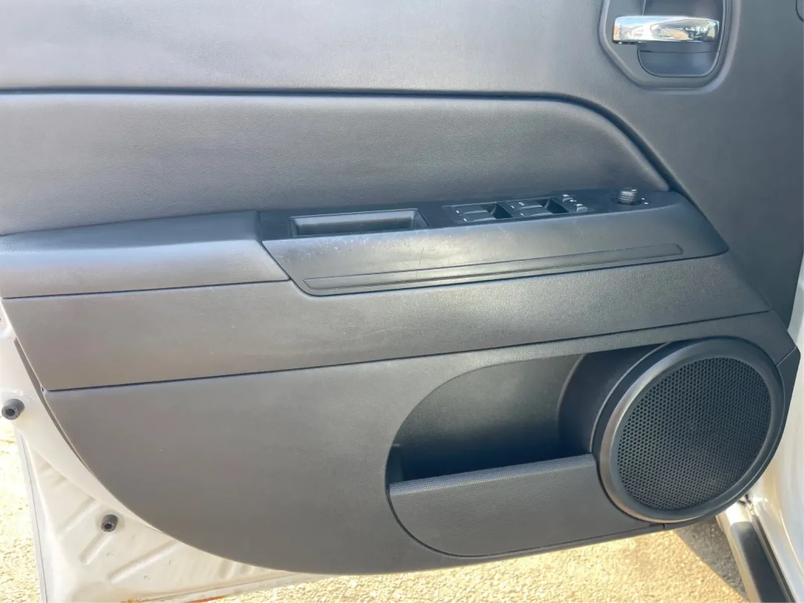 2014 Jeep Patriot Latitude (1C4NJPFB0ED) with an 2.4L I-4 DOHC engine, located at 1951 S Dayton Lakeview Rd., New Carlisle, OH, 45344, (937) 908-9800, 39.890999, -84.050255 - **Adventure Awaits with This 2014 Jeep Patriot Latitude! Perfect for Road Trips and Family Outings!**<br /> <br /> Explore the open road with confidence and comfort in this 2014 Jeep Patriot Latitude, now available at Advantage Car and Credit in Fairborn, OH. This SUV is the ideal companion for grow - Photo#18