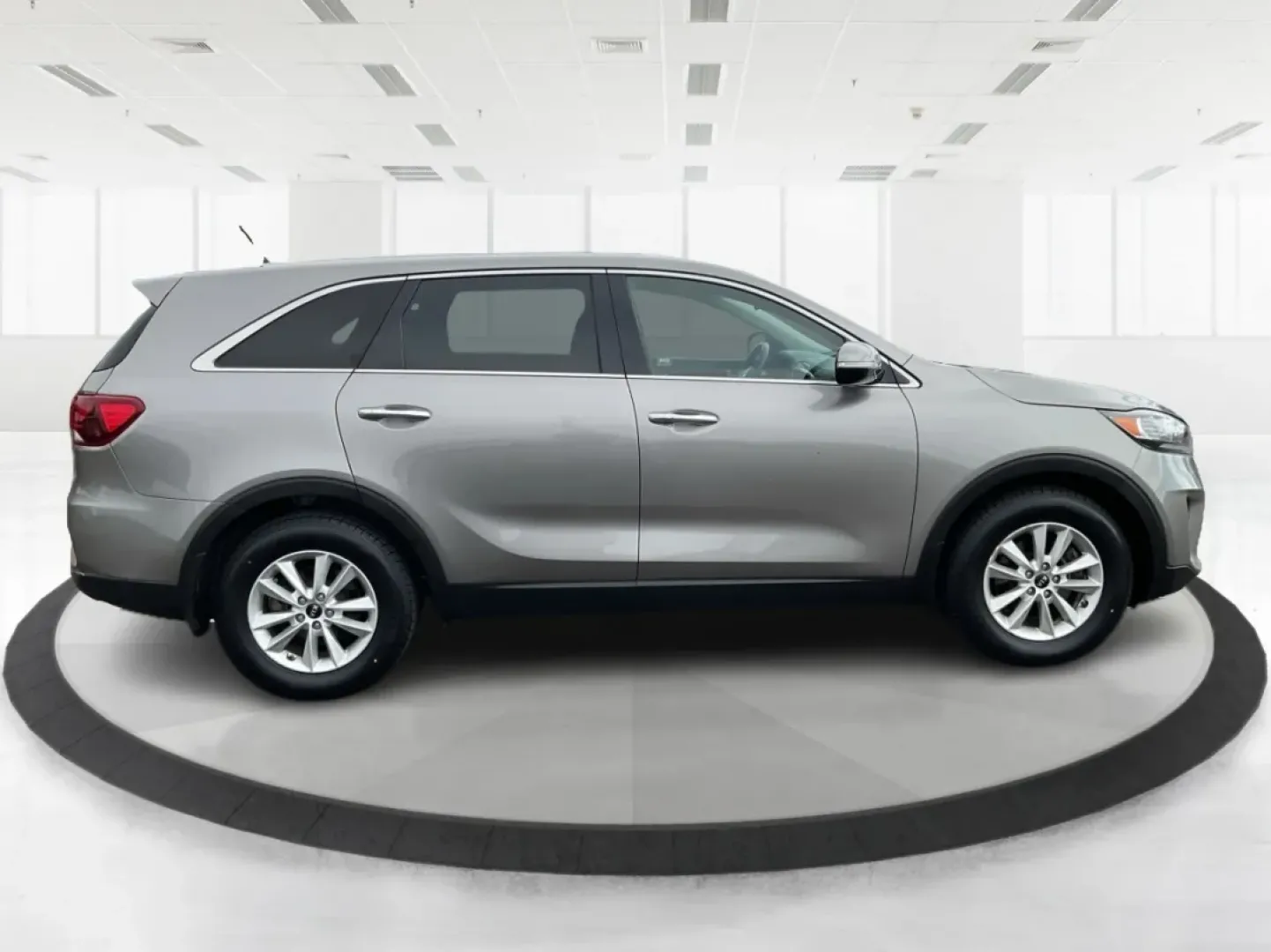 2019 Kia Sorento 2.4L LX (5XYPG4A33KG) with an 2.4L I-4 gasoline direct injection engine, located at 1951 S Dayton Lakeview Rd., New Carlisle, OH, 45344, (937) 908-9800, 39.890999, -84.050255 - **Discover Your Next Adventure with the 2019 Kia Sorento at Advantage Car and Credit!**<br /> <br /> Are you ready to elevate your lifestyle with a vehicle that perfectly blends comfort, versatility, and style? Look no further than the 2019 Kia Sorento, available now at Advantage Car and Credit in N - Photo#1