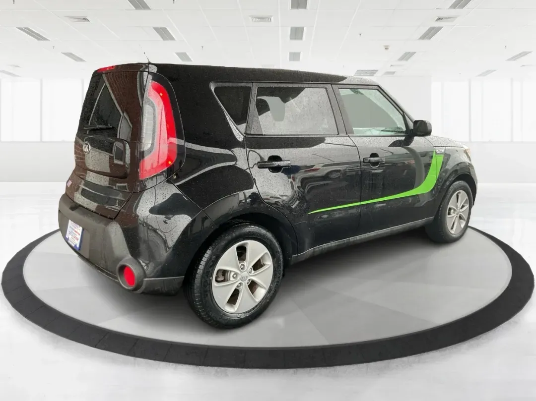 2016 Kia Soul Base (KNDJN2A25G7) with an 1.6L L4 DOHC 16V engine, 6A transmission, located at 1951 S Dayton Lakeview Rd., New Carlisle, OH, 45344, (937) 908-9800, 39.890999, -84.050255 - **Unleash Your Adventures with the 2016 Kia Soul at Advantage Car and Credit - Riverside!**<br /> <br /> Are you ready to elevate your daily commutes and weekend getaways? The 2016 Kia Soul is the perfect vehicle for those seeking a blend of style, comfort, and practicality. With its spacious interi - Photo#2