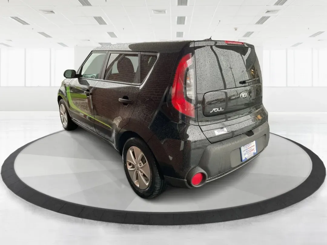 2016 Kia Soul Base (KNDJN2A25G7) with an 1.6L L4 DOHC 16V engine, 6A transmission, located at 1951 S Dayton Lakeview Rd., New Carlisle, OH, 45344, (937) 908-9800, 39.890999, -84.050255 - **Unleash Your Adventures with the 2016 Kia Soul at Advantage Car and Credit - Riverside!**<br /> <br /> Are you ready to elevate your daily commutes and weekend getaways? The 2016 Kia Soul is the perfect vehicle for those seeking a blend of style, comfort, and practicality. With its spacious interi - Photo#4