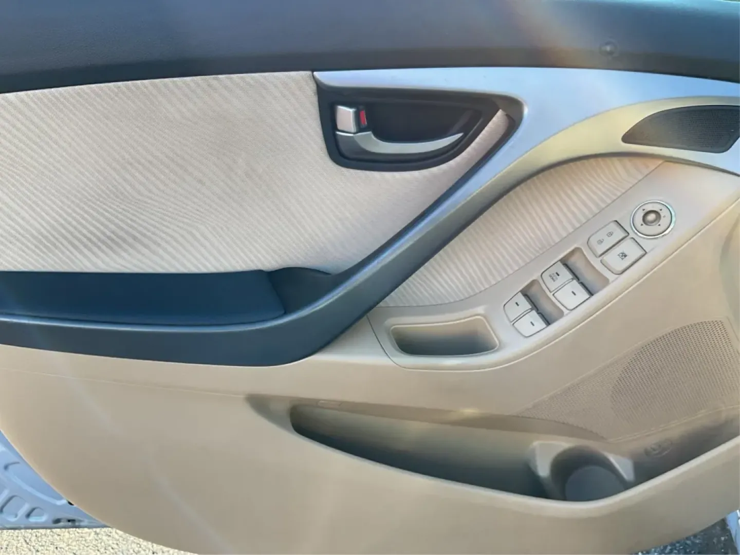 2012 Hyundai Elantra GLS (Ulsan Plant) (KMHDH4AE4CU) with an 1.8L I-4 DOHC engine, located at 1184 Kauffman Ave, Fairborn, OH, 45324, (937) 908-9800, 39.807072, -84.030914 - Elevate your daily driving experience with the 2012 Hyundai Elantra GLS, a stylish and efficient sedan that perfectly fits the needs of budget-conscious buyers and growing families alike. Imagine cruising through the vibrant neighborhoods of Fairborn, OH, or embarking on weekend adventures to nearby - Photo#17