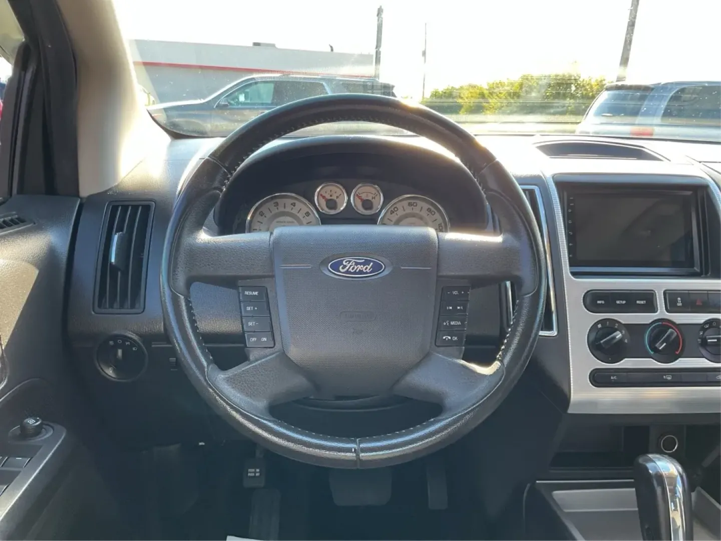 2010 Ford Edge SEL (2FMDK4JC1AB) with an Duratec 3.5L V-6 DOHC engine, located at 1230 East Main St, Xenia, OH, 45385, (937) 908-9800, 39.688026, -83.910172 - Are you in search of a family-friendly SUV that effortlessly combines style, comfort, and functionality? Look no further than this striking 2010 Ford Edge SEL at Advantage Car and Credit in Xenia, OH. Whether you're navigating daily commutes, planning weekend adventures with the family, or simply ru - Photo#16